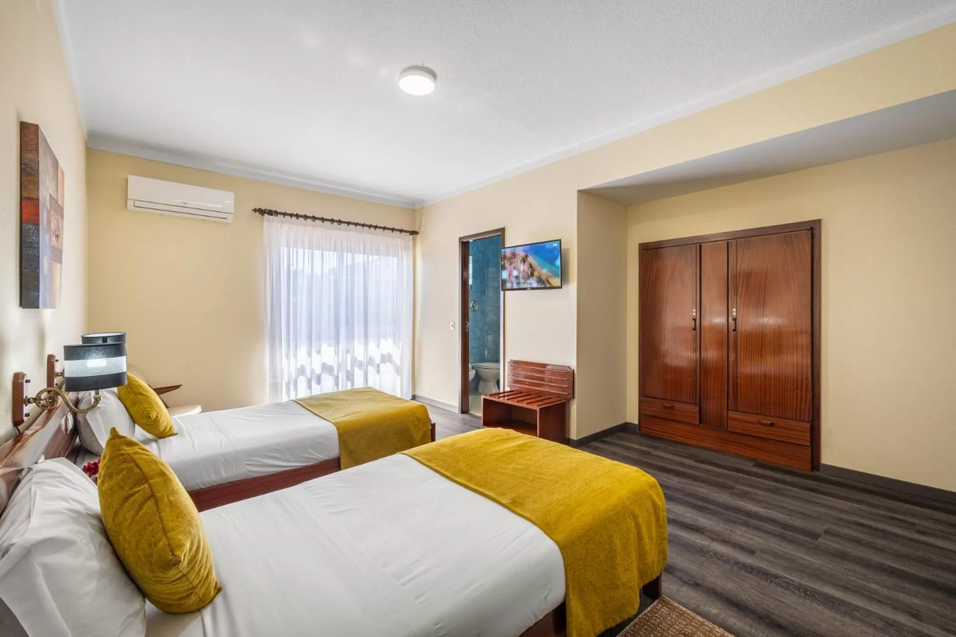 Bedroom, Bed in Hotel Colmeia