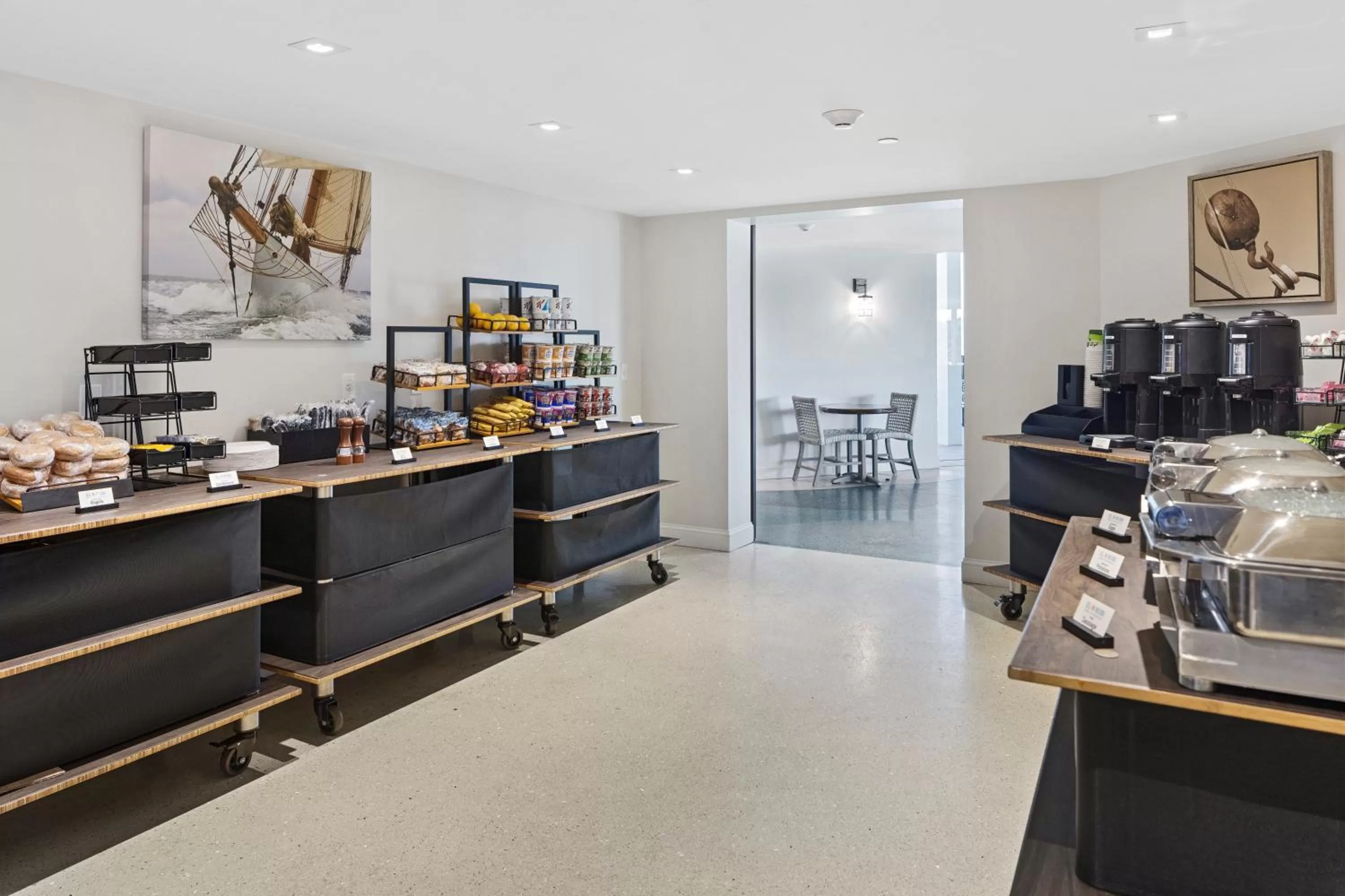 Continental breakfast, Restaurant/Places to Eat in The Capitana Key West