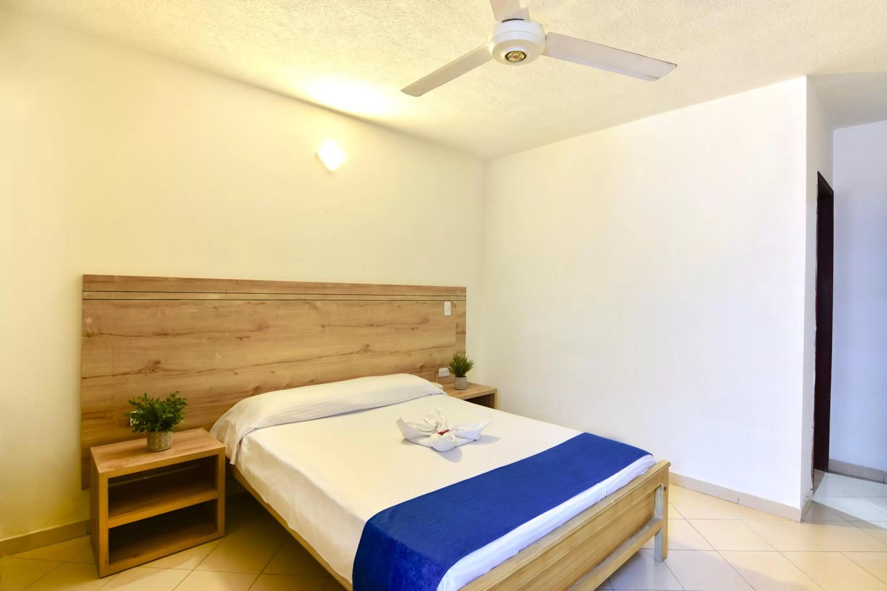 Bed in Hotel Comercial