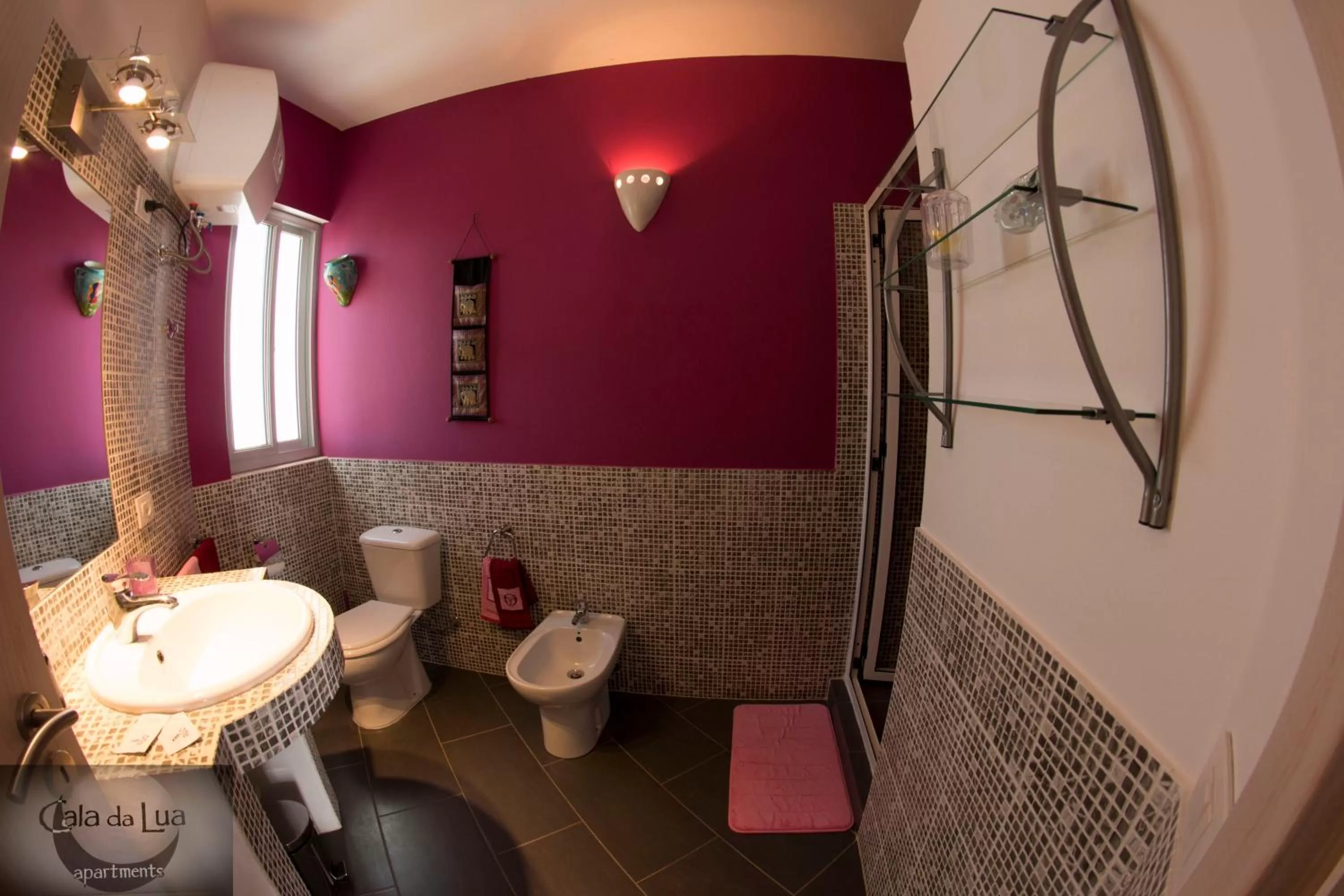 Bathroom in Cala da Lua apartments