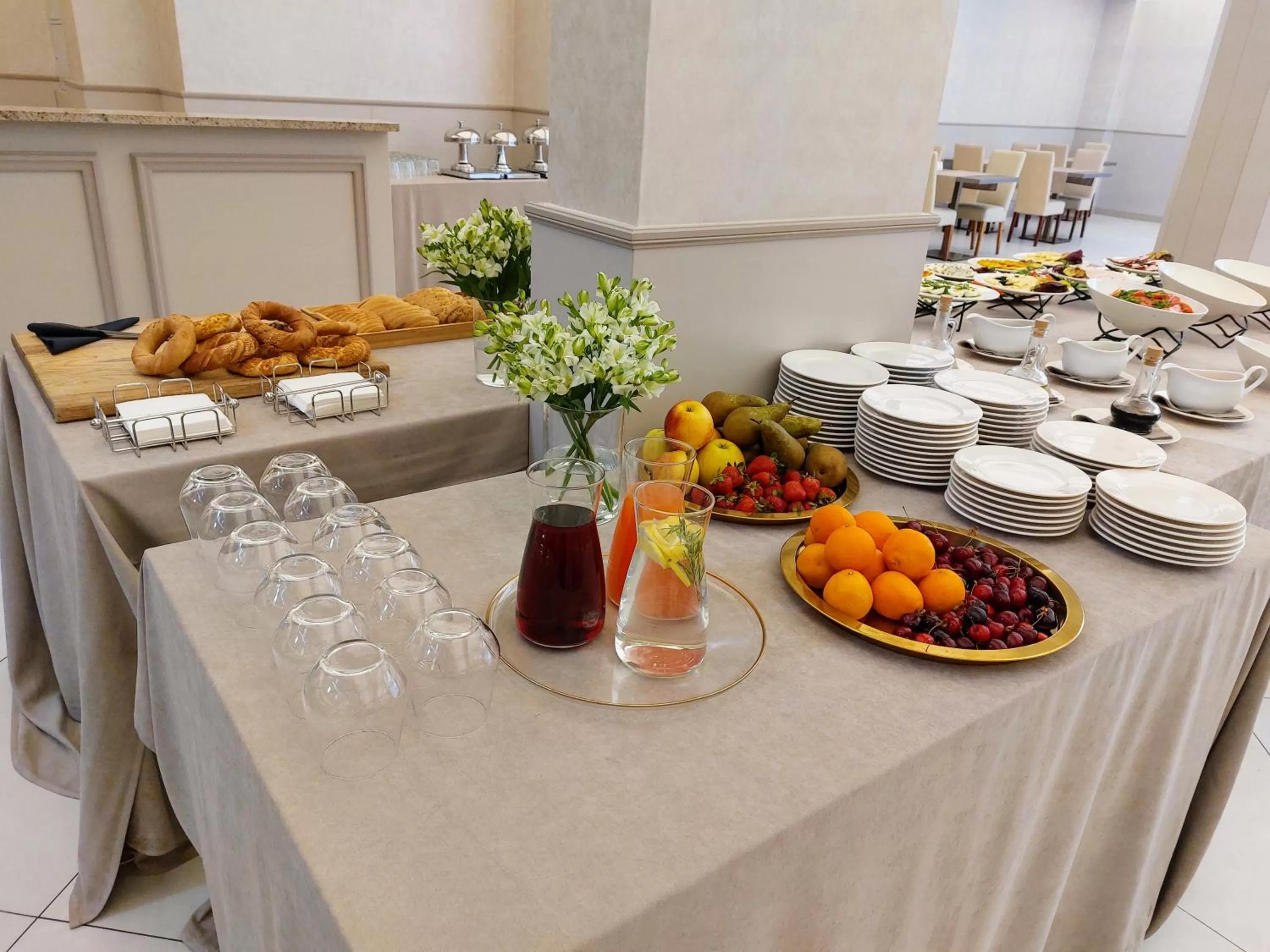 Buffet breakfast in Aneks Hotelu Kazimierz