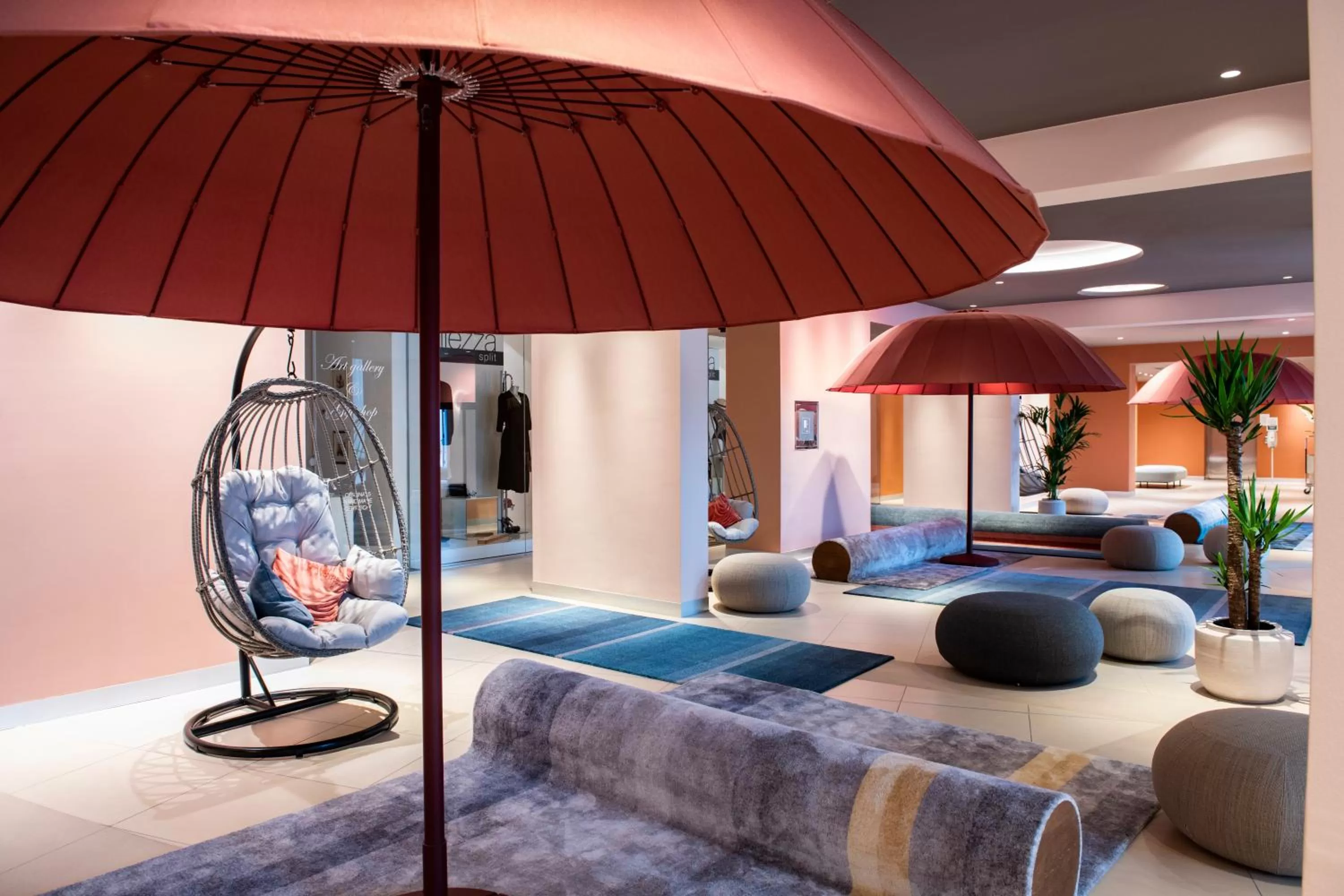 Lobby or reception, Bed in Radisson Blu Resort & Spa