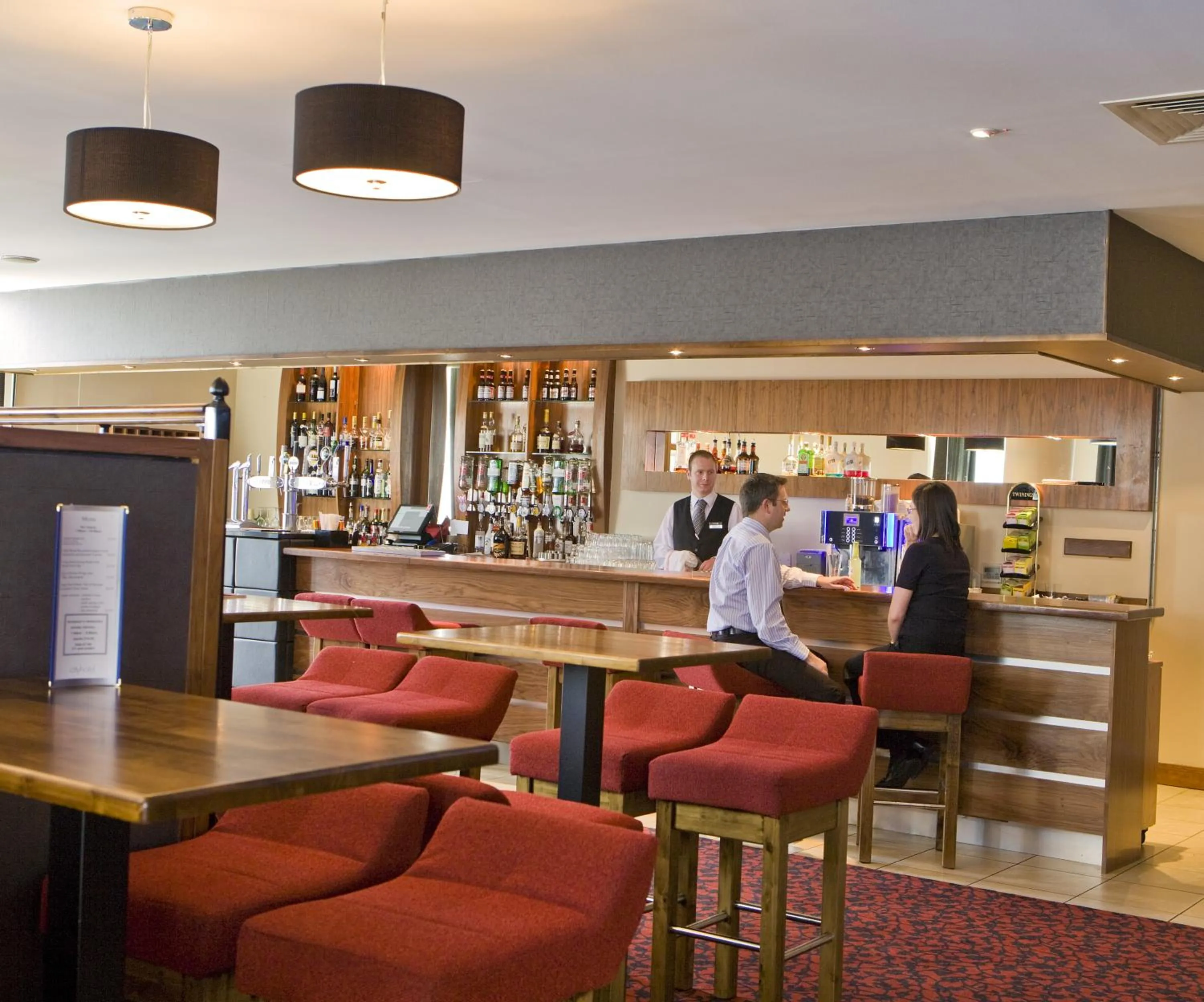Lounge or bar in City Hotel