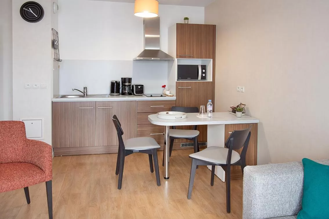 Kitchen or kitchenette in DOMITYS LES SABLES D'OR