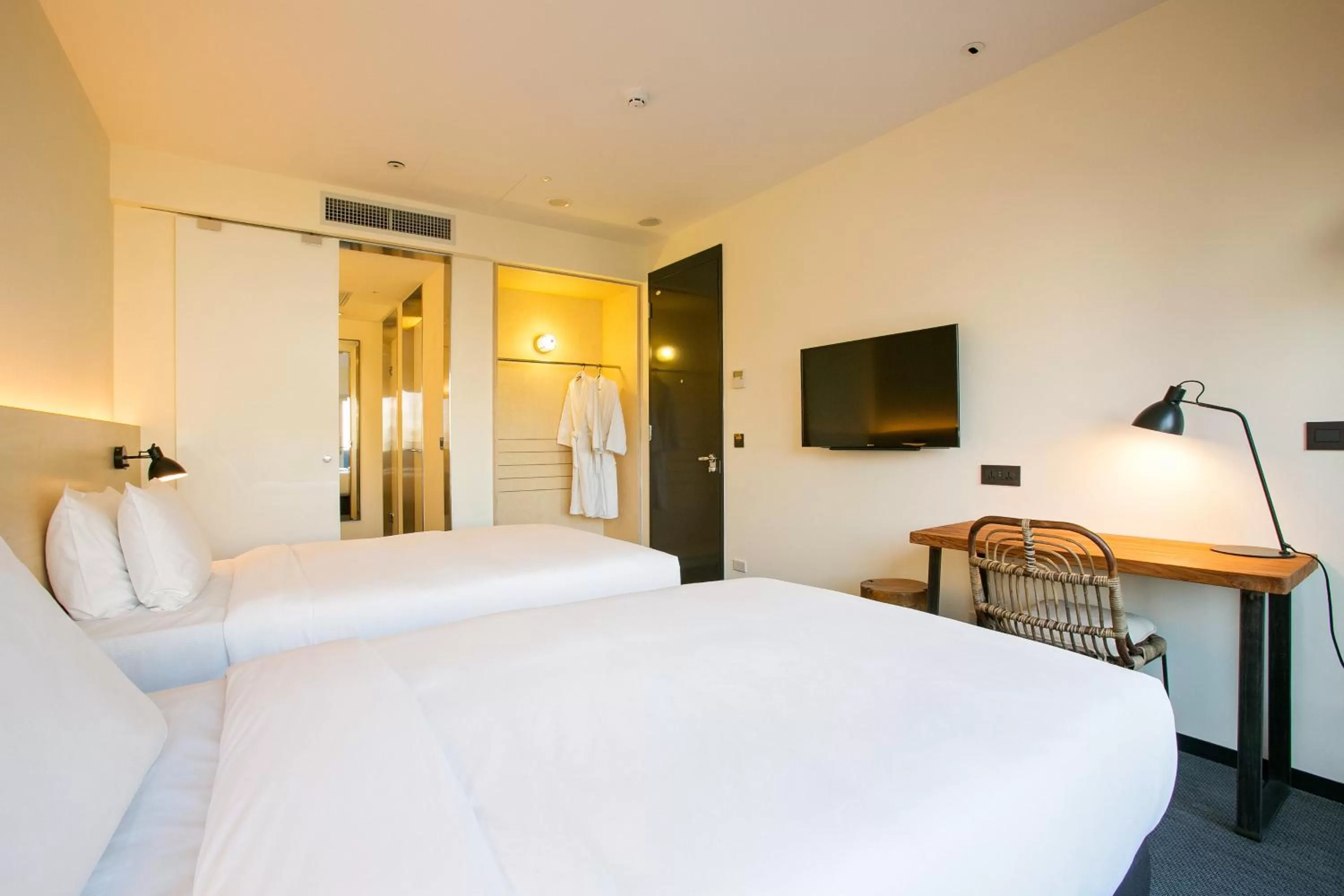 Photo of the whole room, Bed in amba Taipei Zhongshan