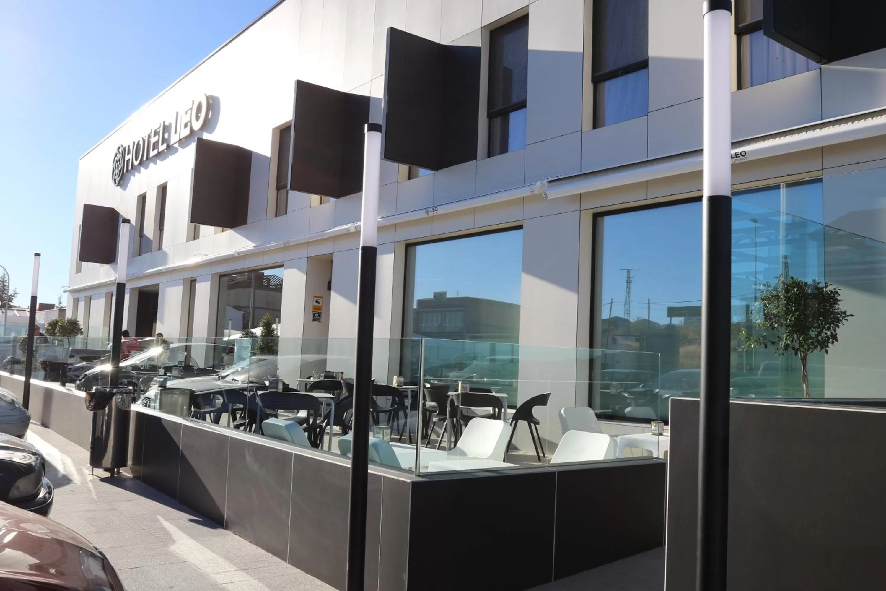 Facade/entrance in Hotel Leo