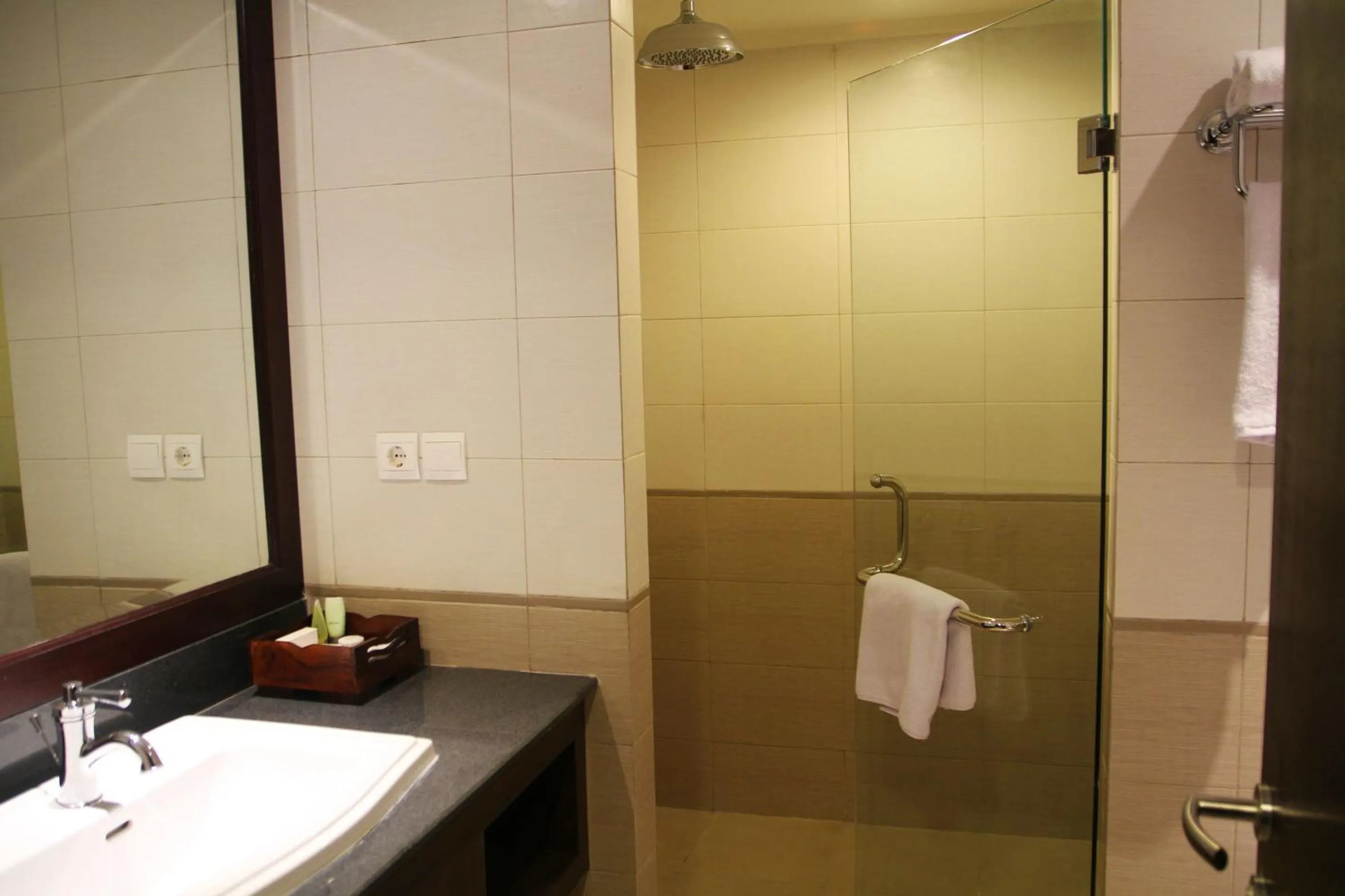 Bathroom in Varna Culture Hotel Soerabaia