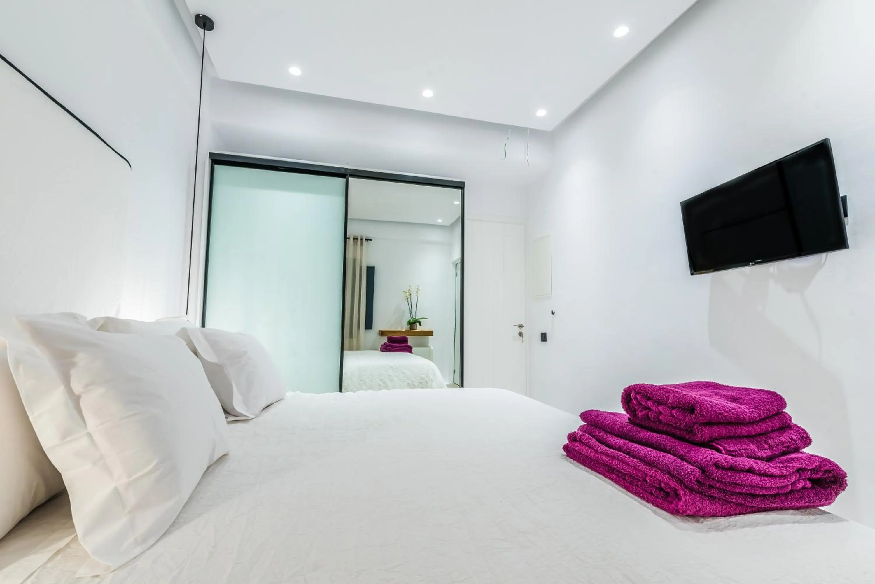 Bed in Portes Suites & Villas Mykonos
