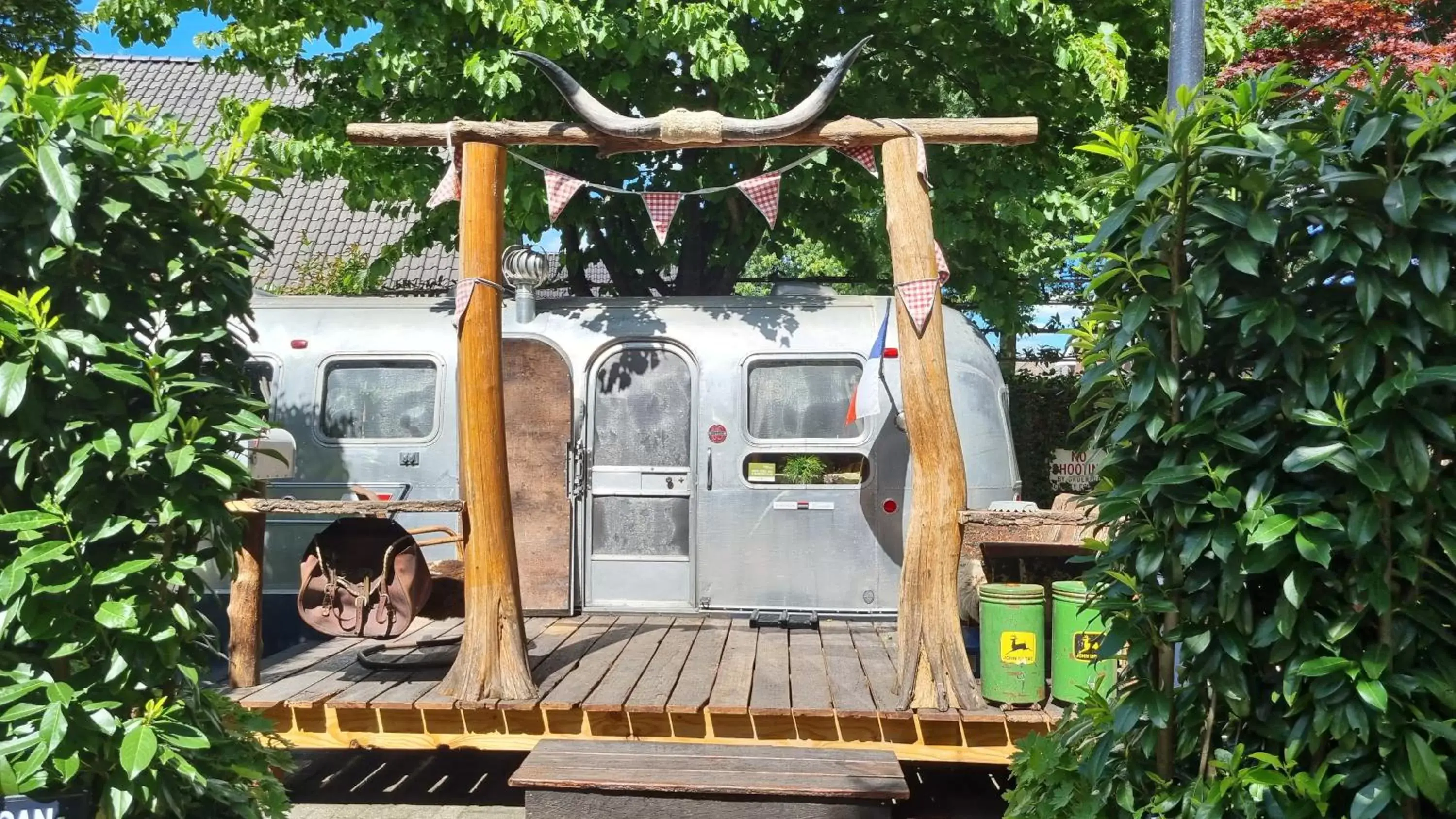 Property building in AirstreamNB Property building in AirstreamNB