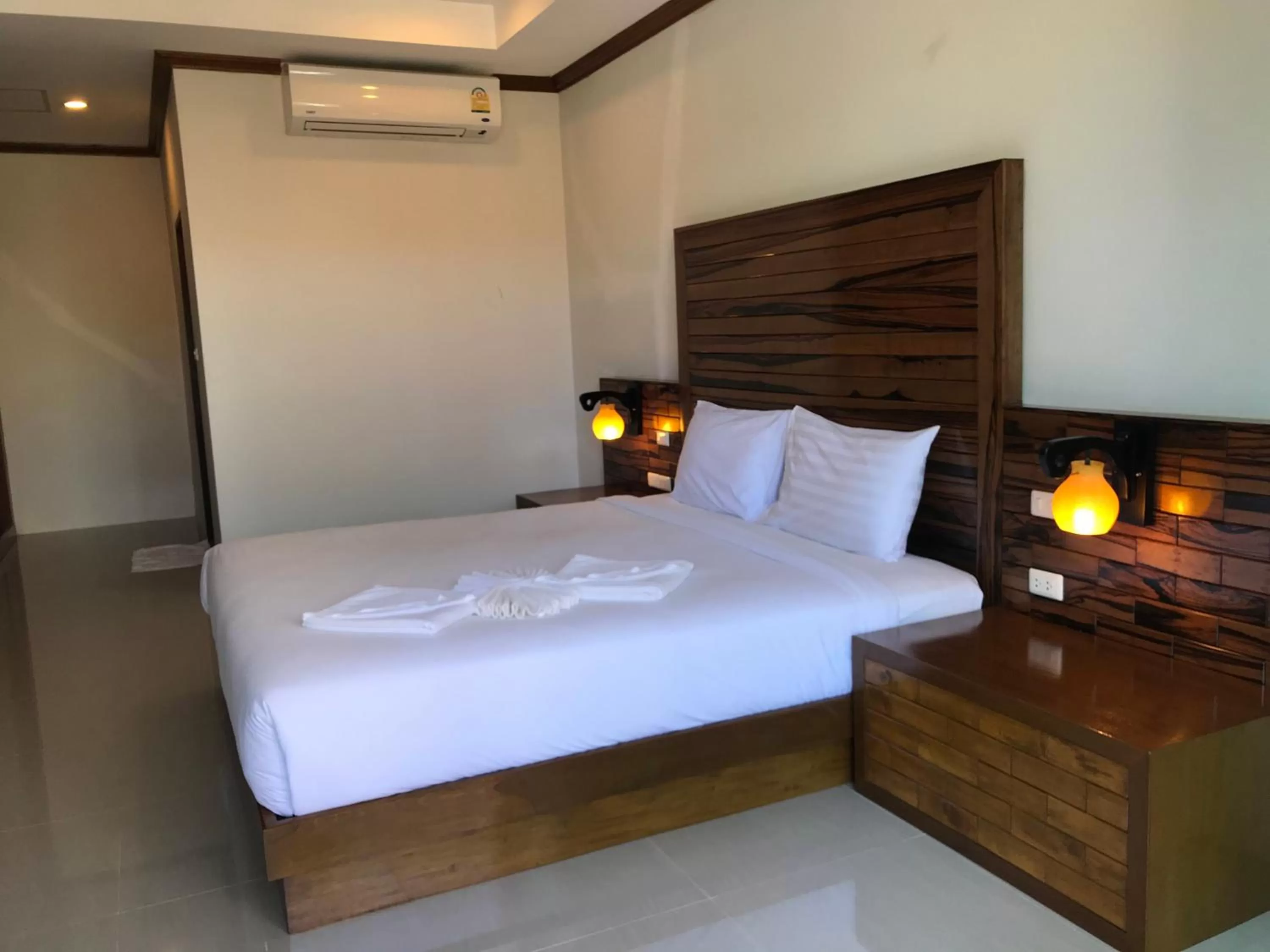 Photo of the whole room, Bed in Pratum Resort