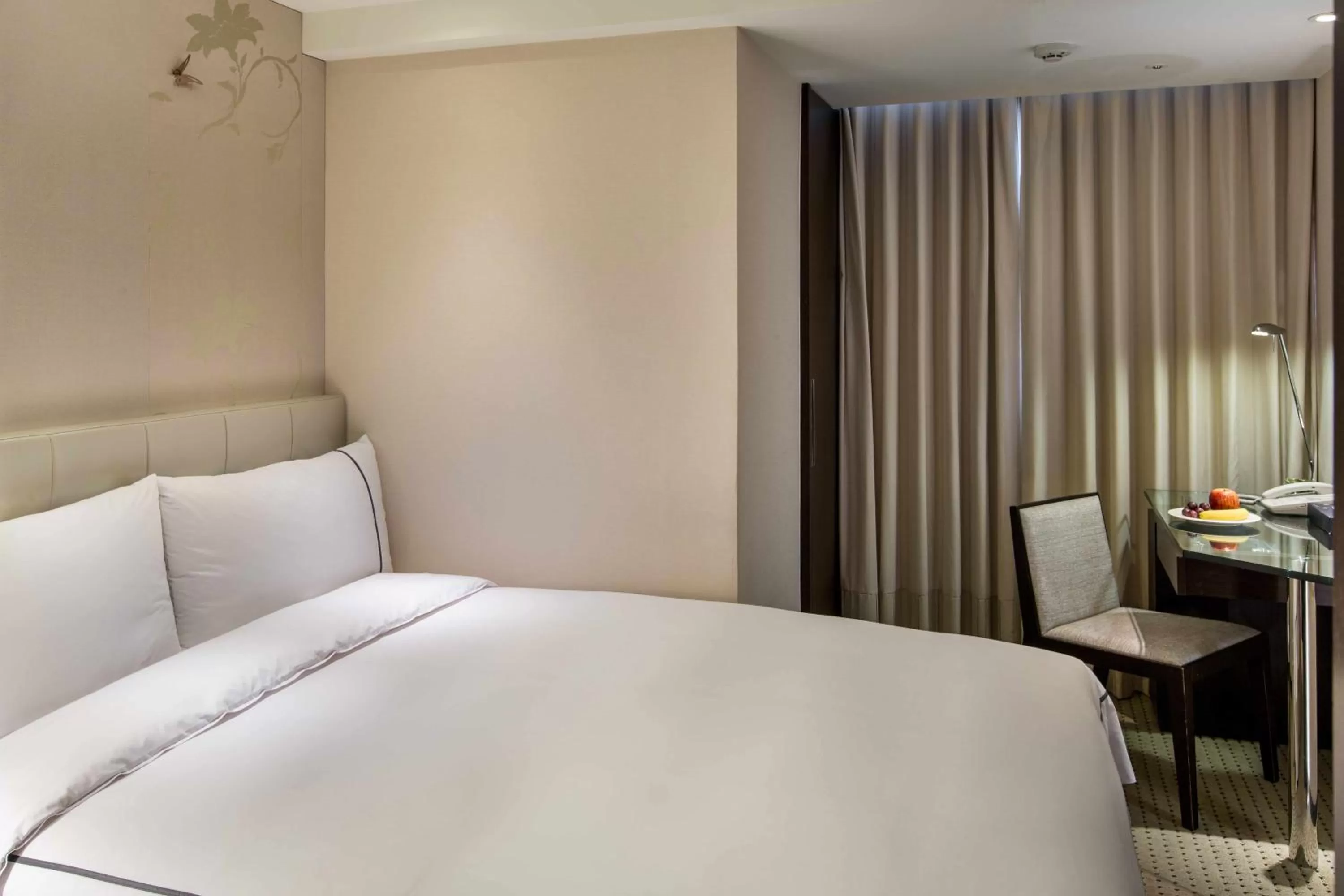 Photo of the whole room, Bed in K Hotel Taipei Dunnan