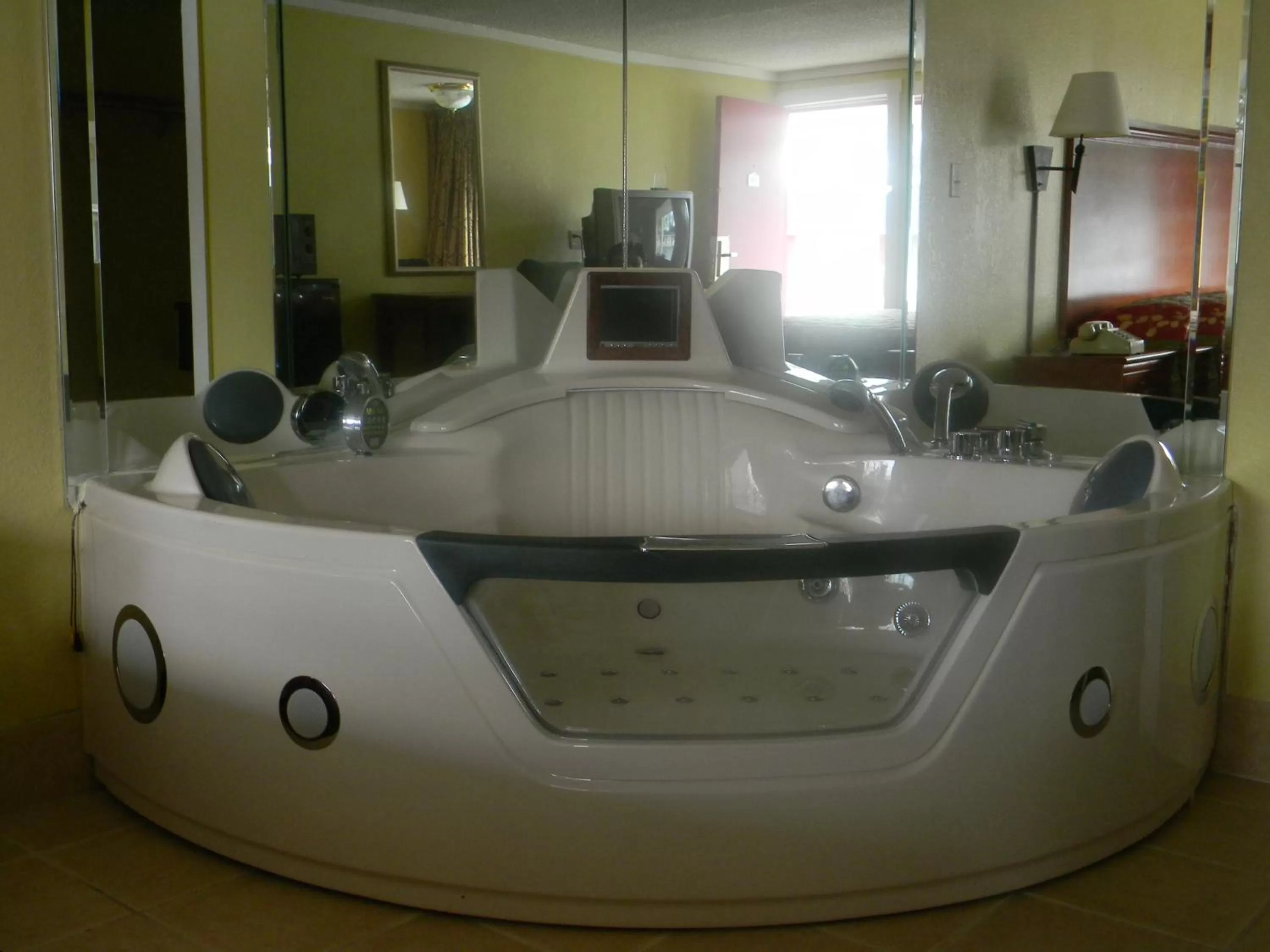 Hot Tub in America's Best Value Inn Conyers