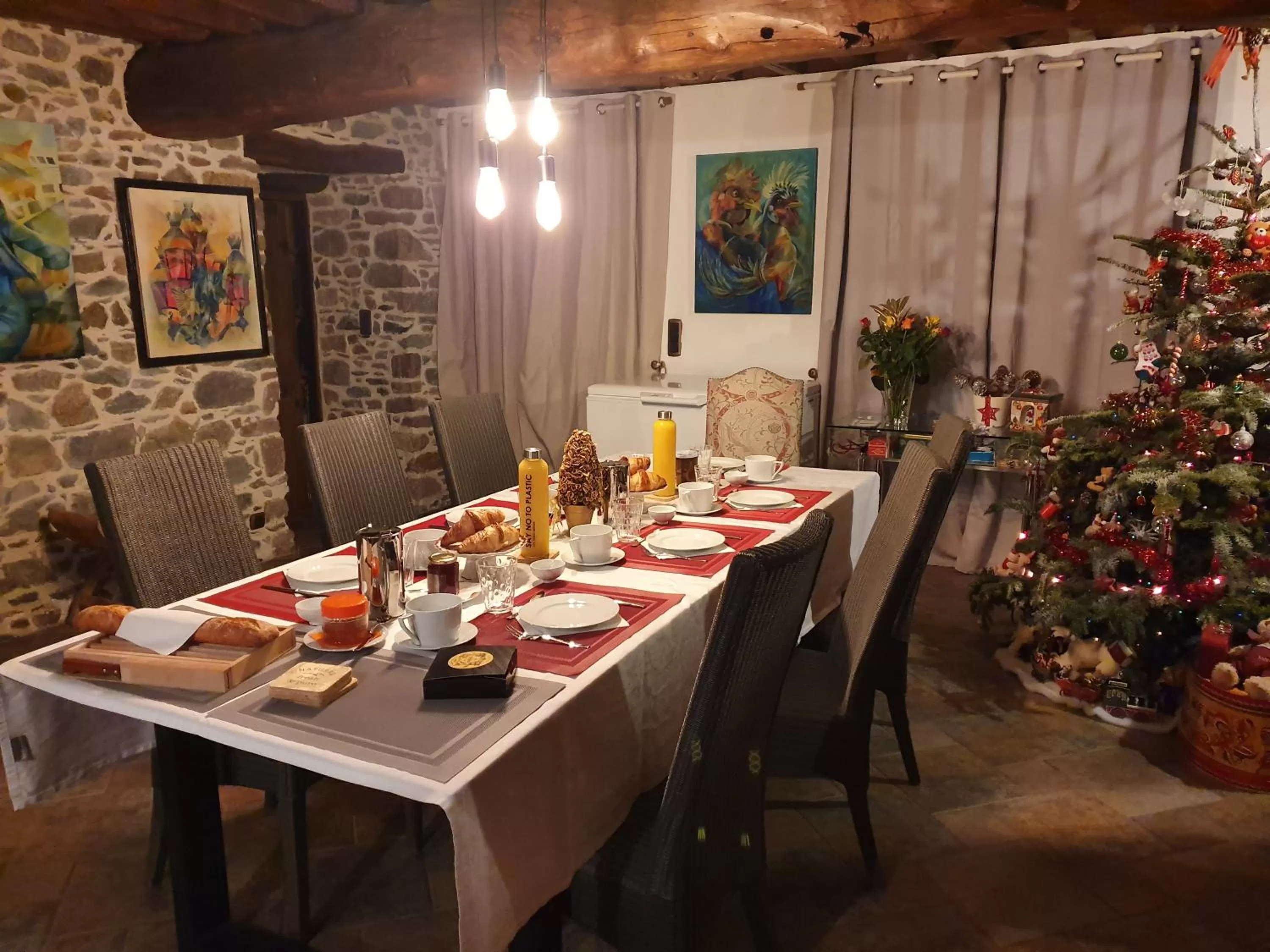 Food and drinks in lesroses1680