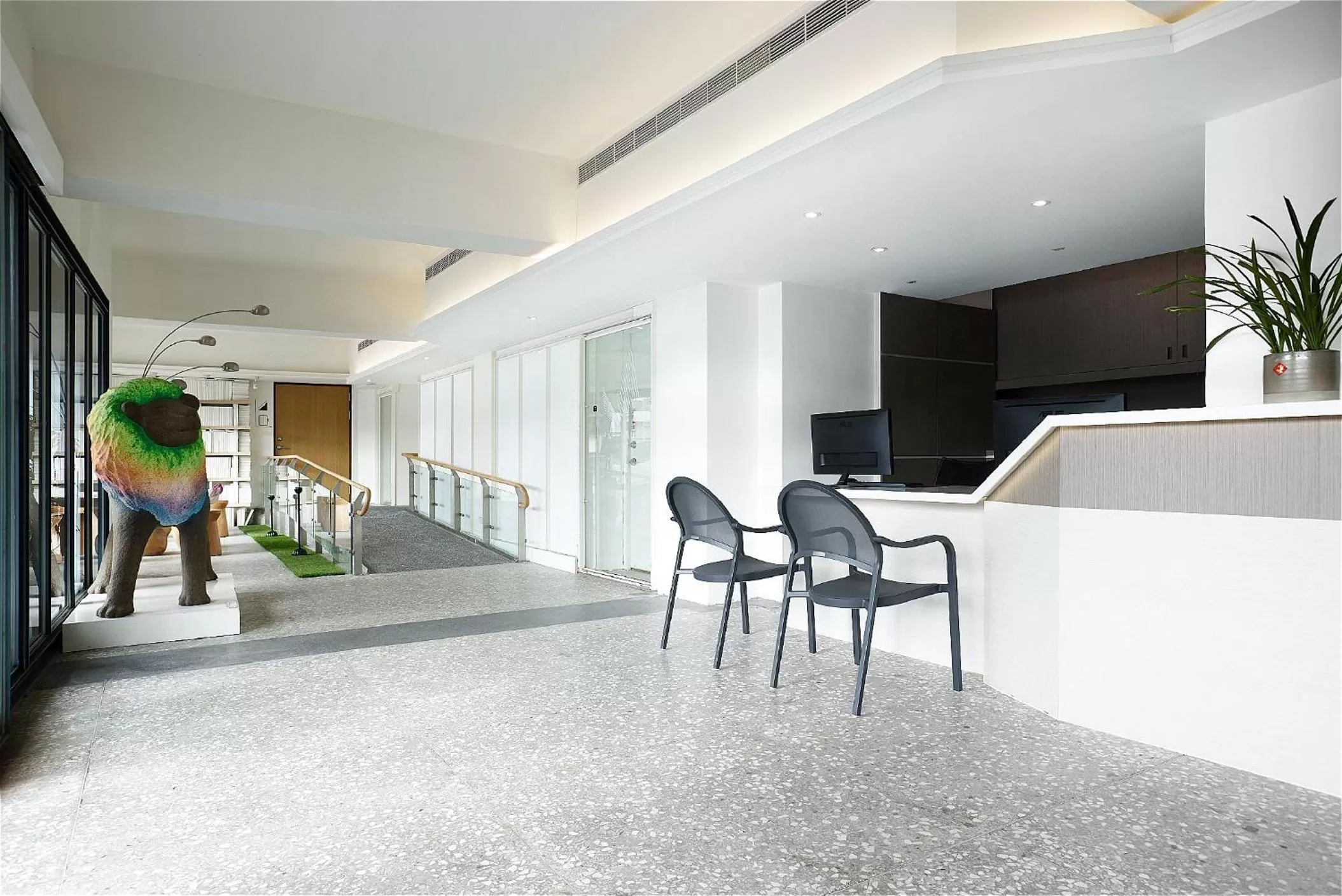 Communal lounge/ TV room in Papersun Hotel