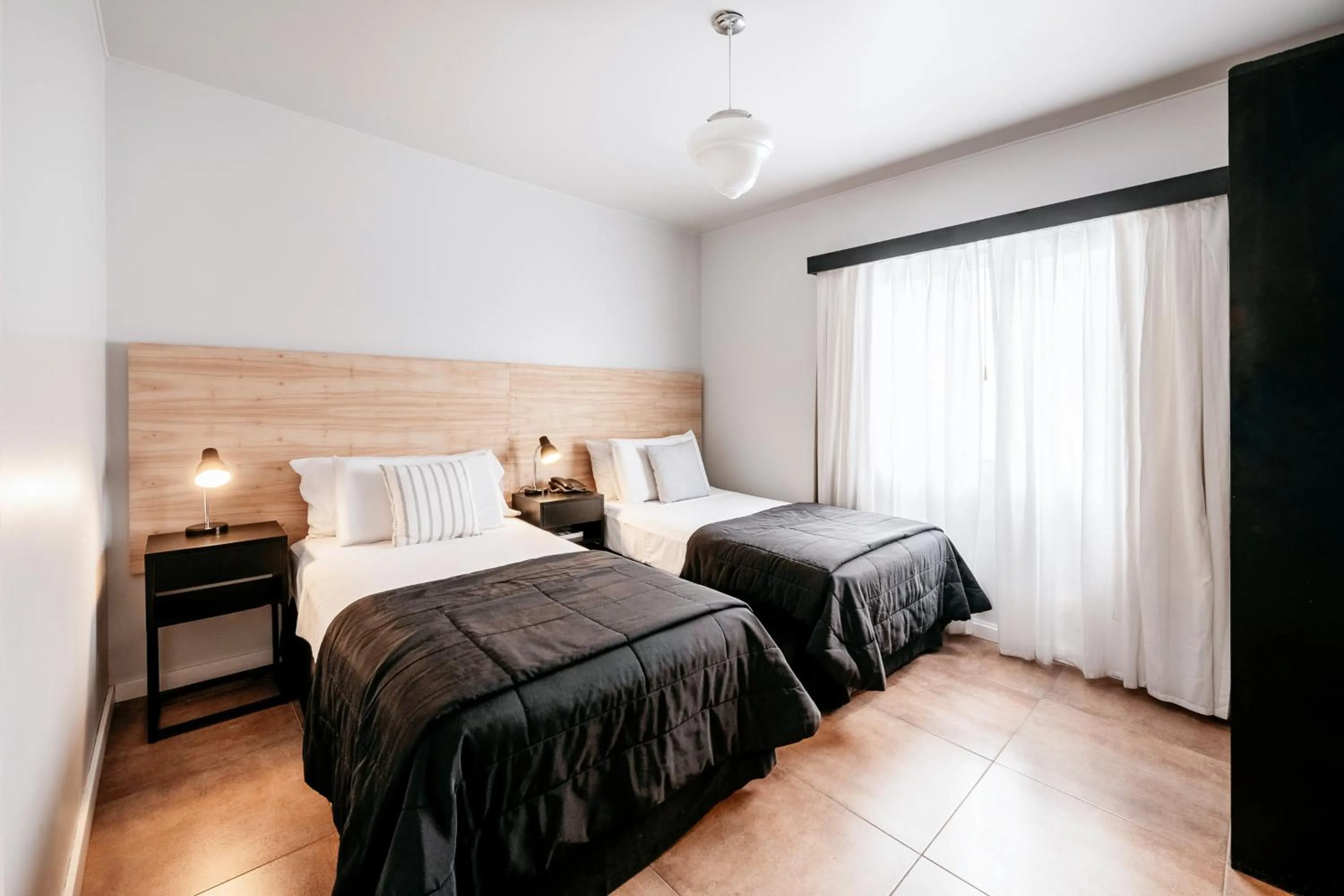 Photo of the whole room, Bed in 5411 Soho Hotel