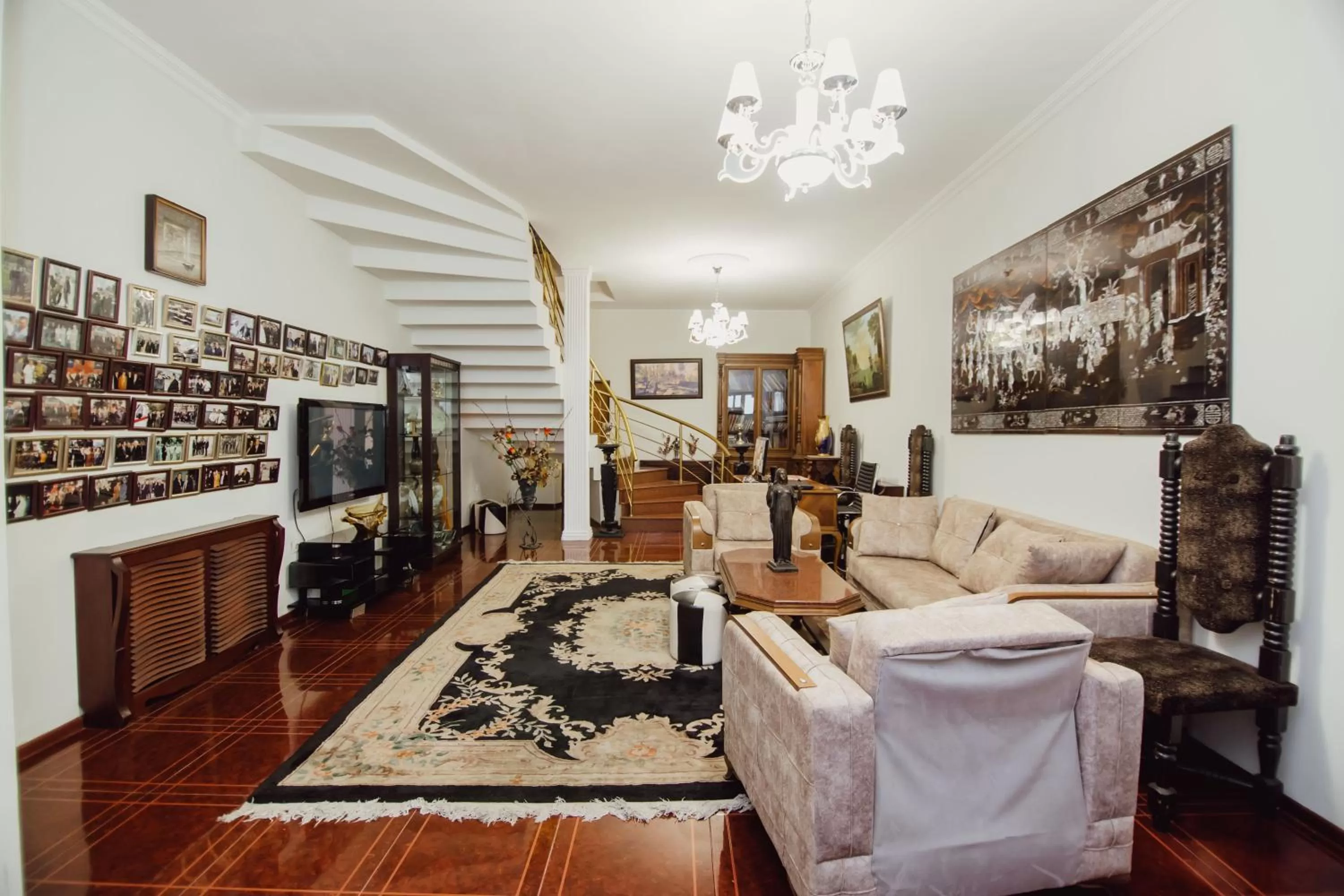 Lobby or reception in Hotel Queen-Batumi