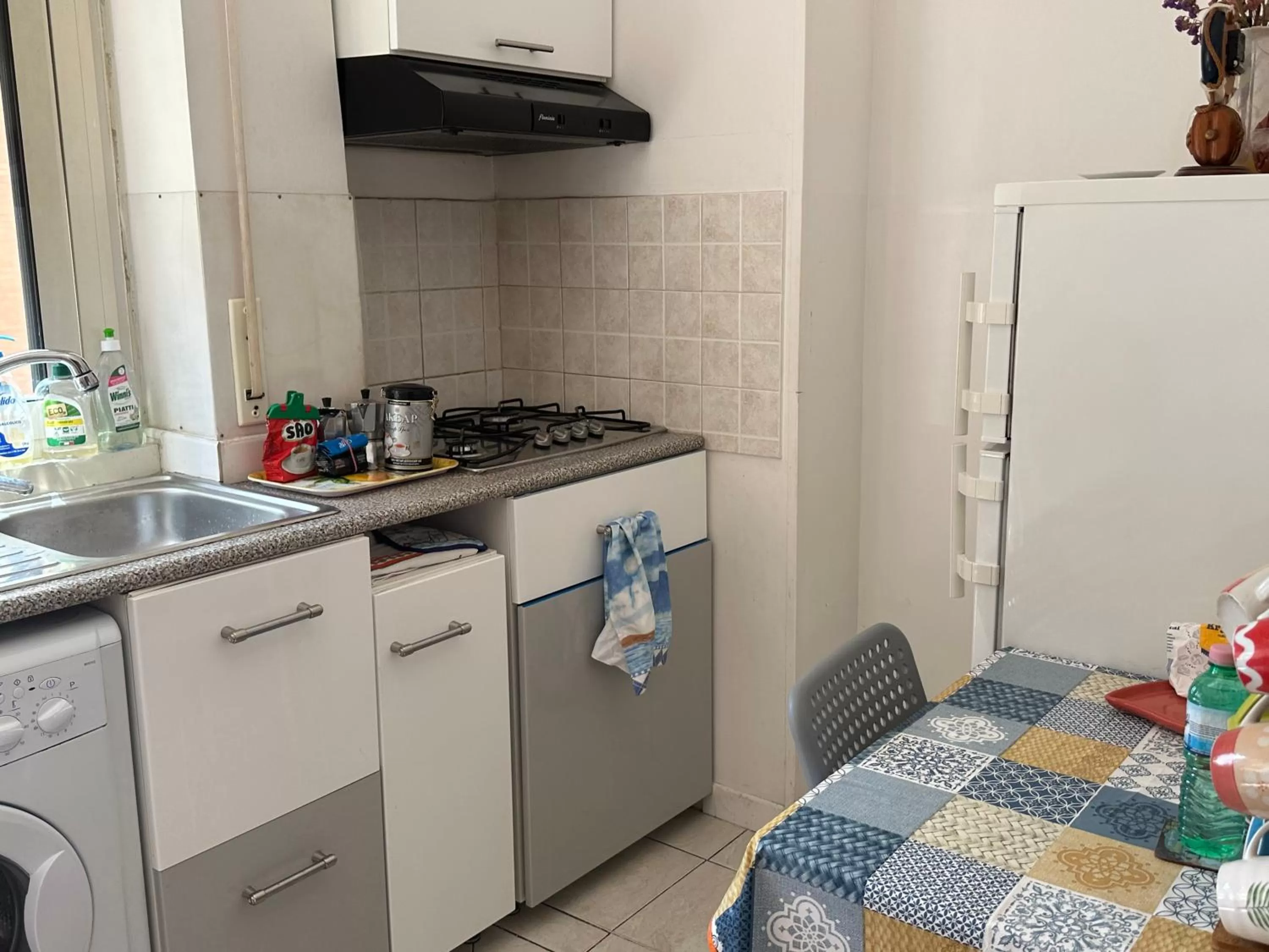 Kitchen/Kitchenette in Al Porto Di Roma B&B