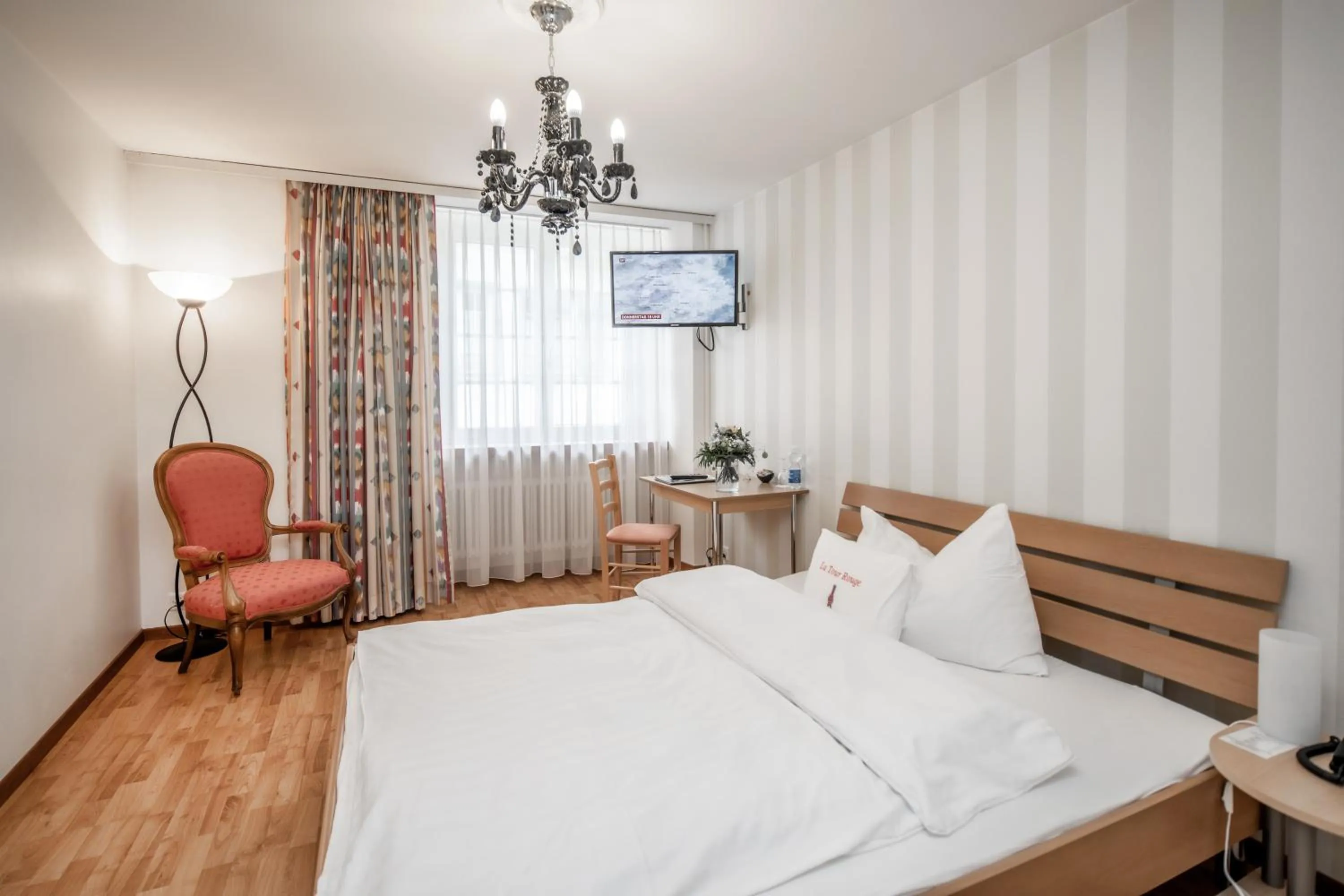 Bed in Hotel Roter Turm