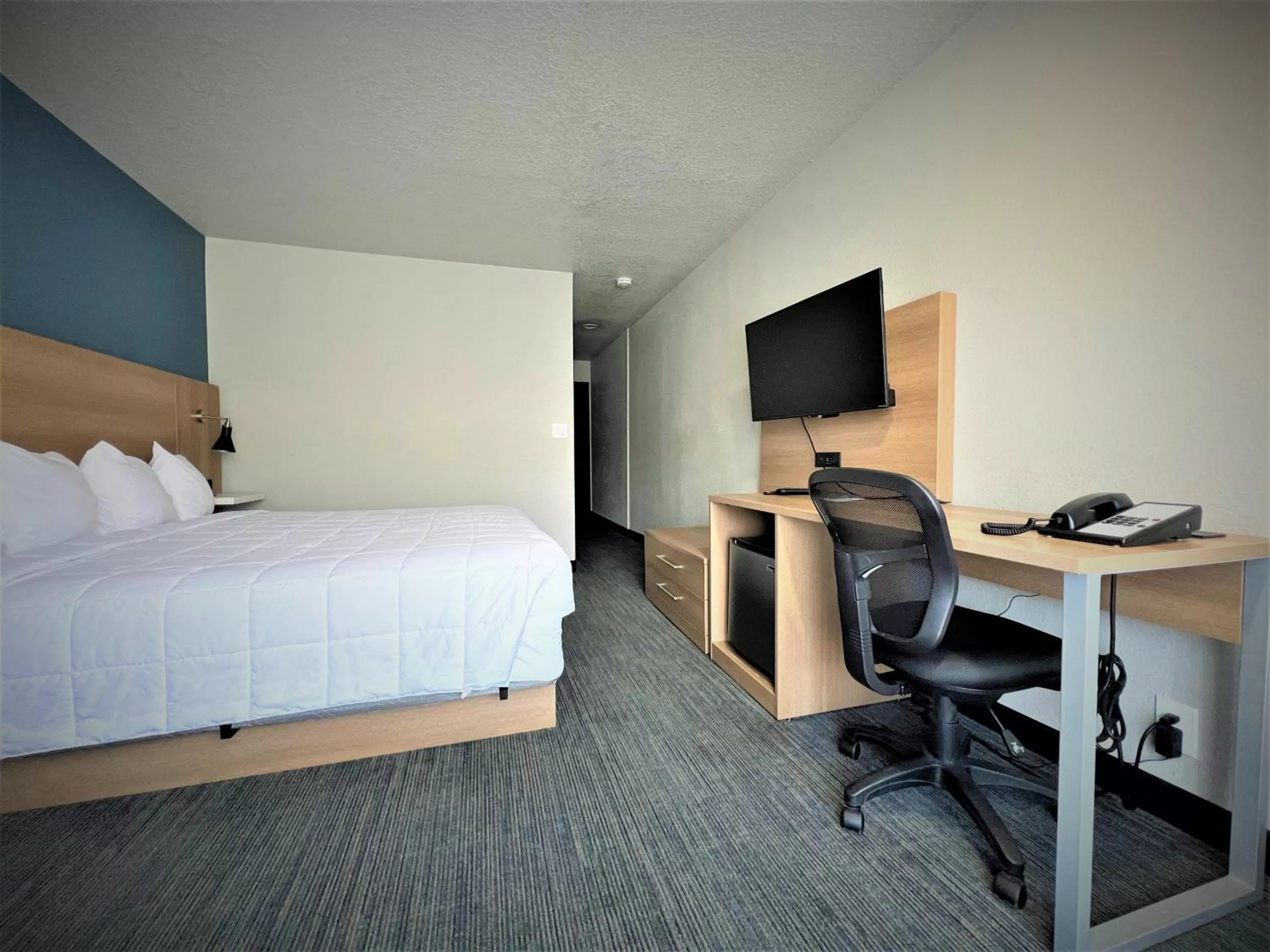 Bedroom in Quality Inn Portland Airport PDX