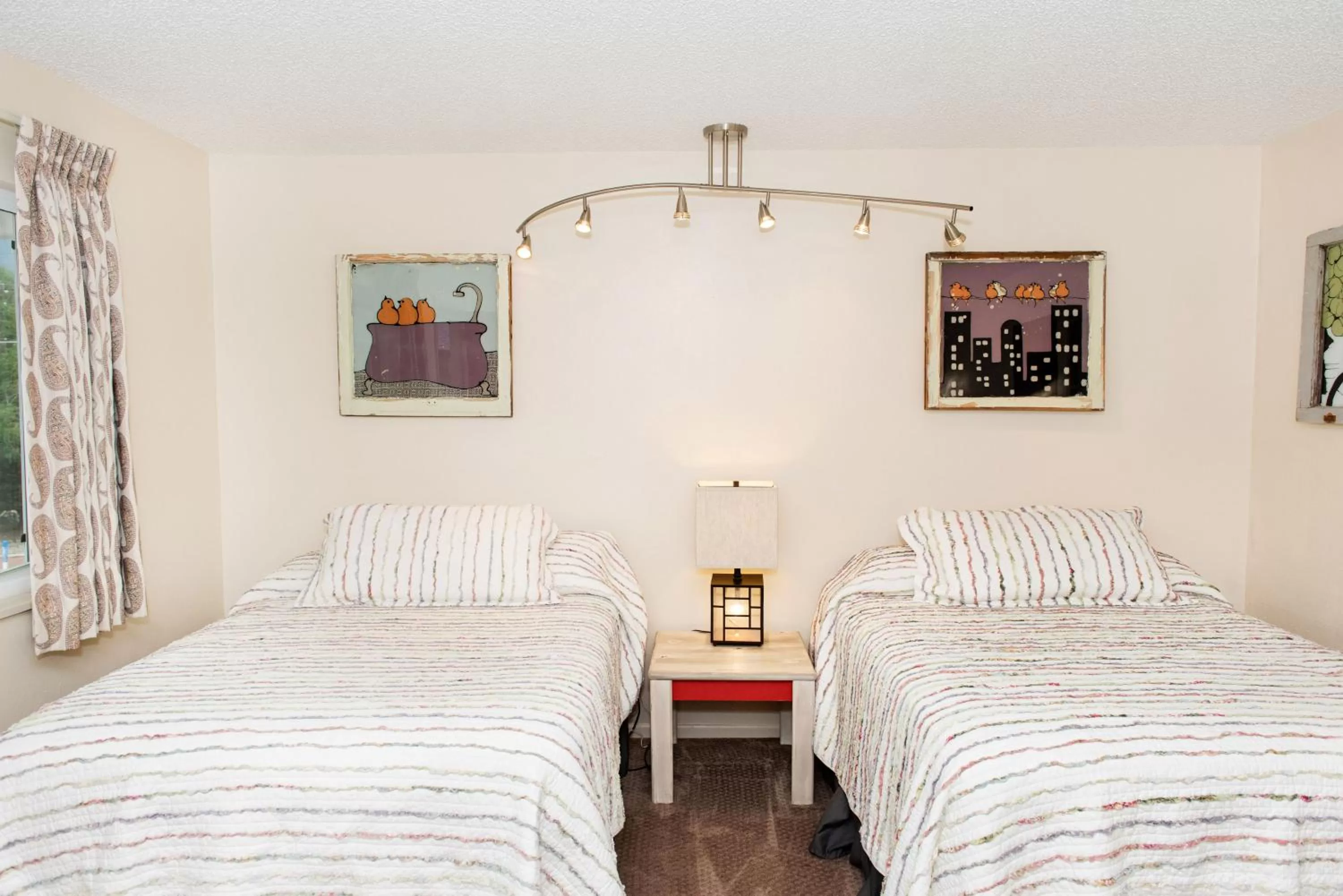 Bedroom, Bed in Red Wing Motel