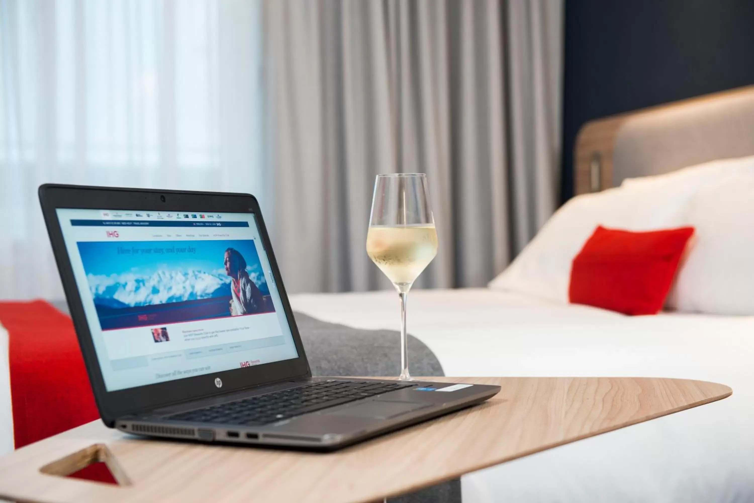 Standard Double Room with Sofa Bed and Free Hot Breakfast in Holiday Inn Express - Glasgow Airport by IHG Standard Double Room with Sofa Bed and Free Hot Breakfast in Holiday Inn Express - Glasgow Airport by IHG