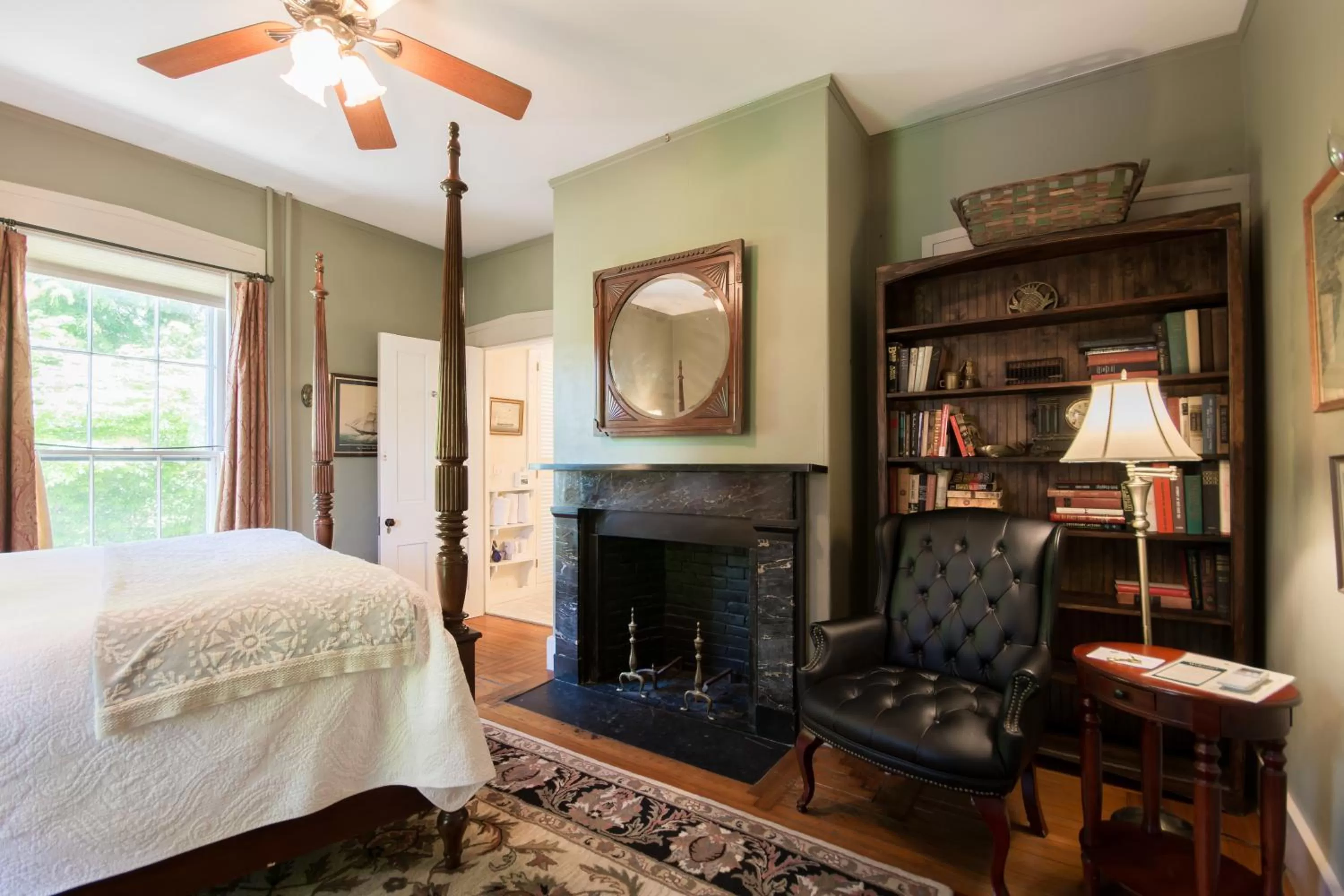 Bed in Marshall Slocum Inn