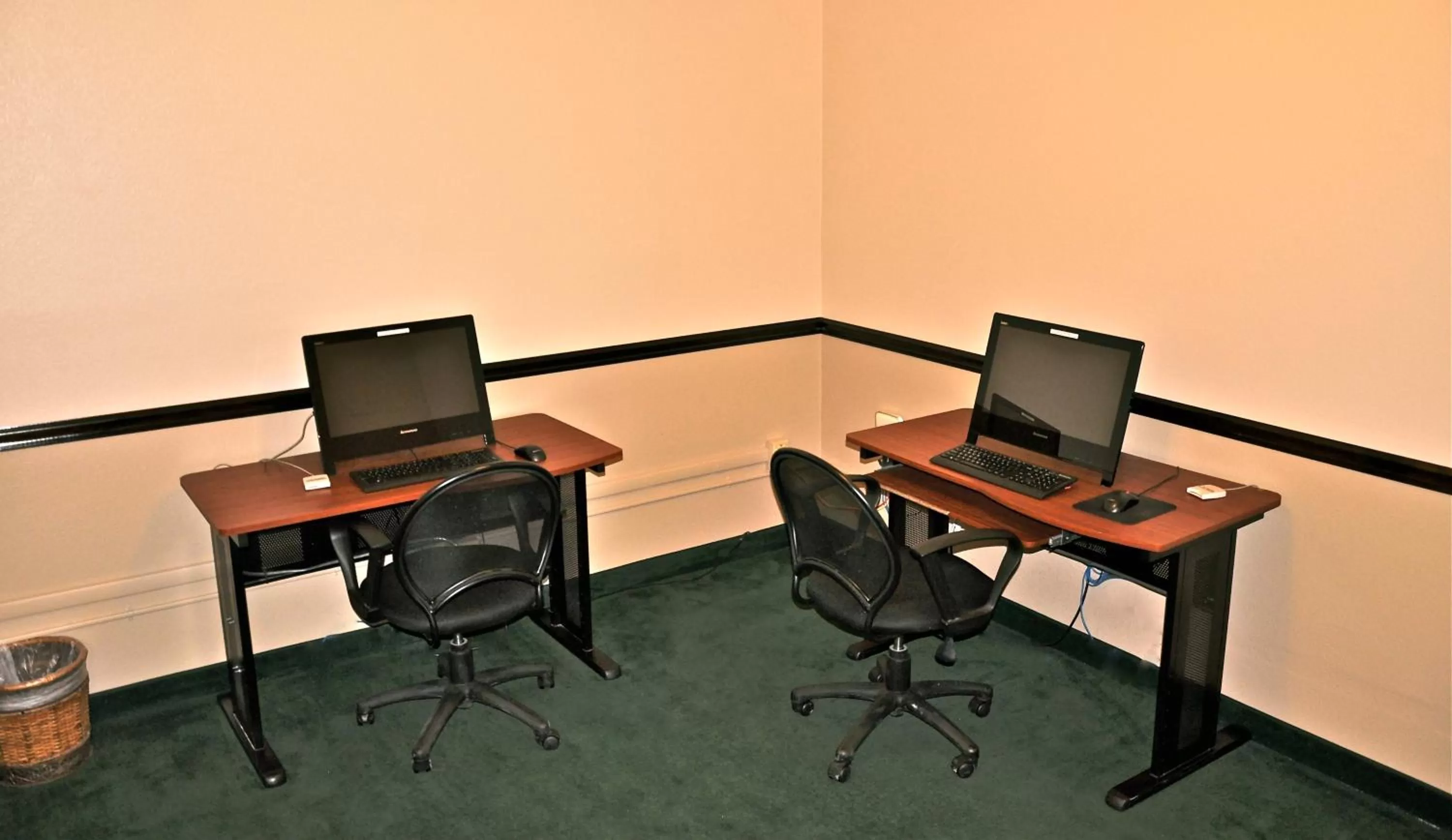 Area and facilities in Landmark Inn Fort Irwin