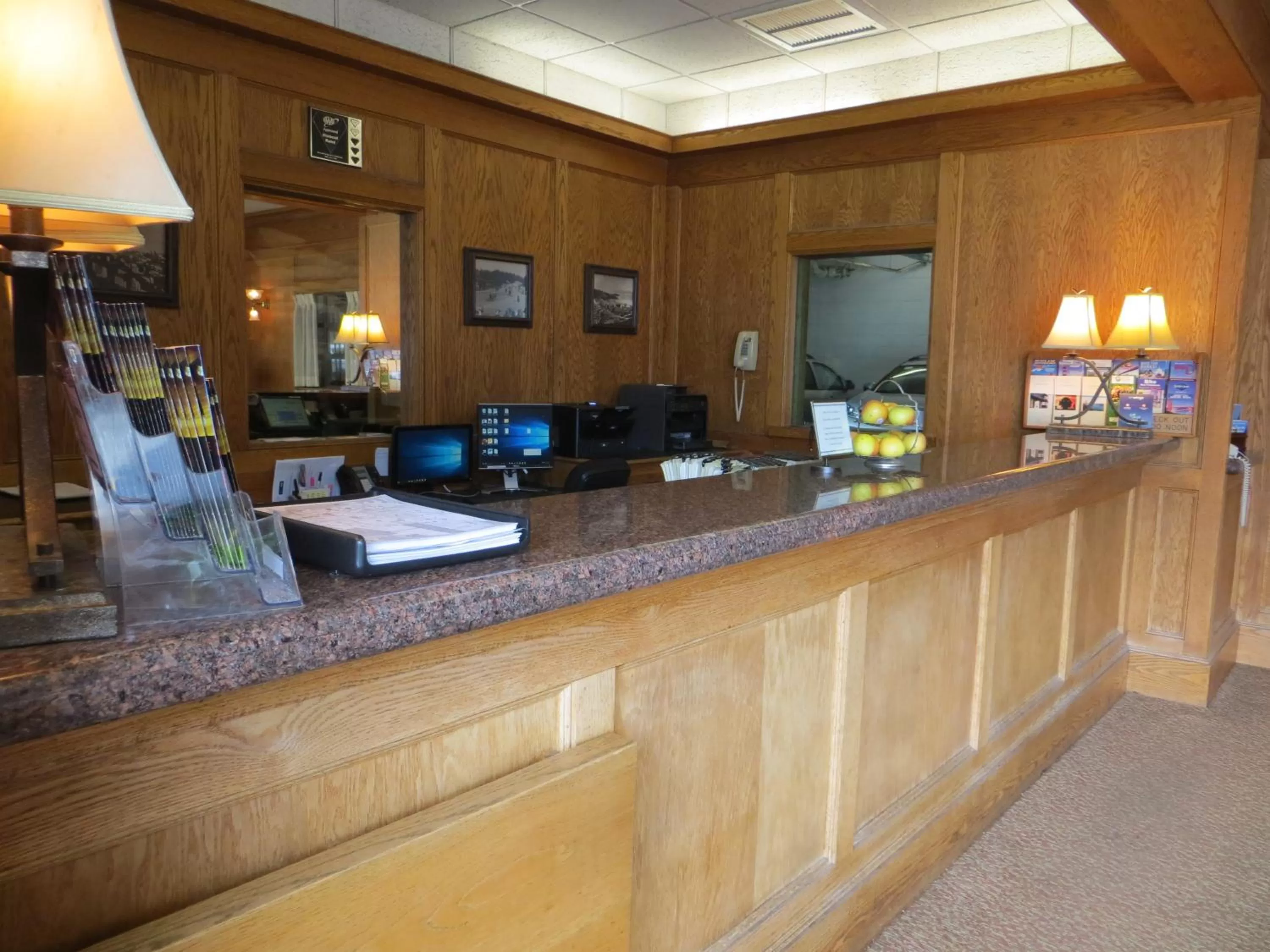 Lobby or reception in Cow Hollow Inn and Suites