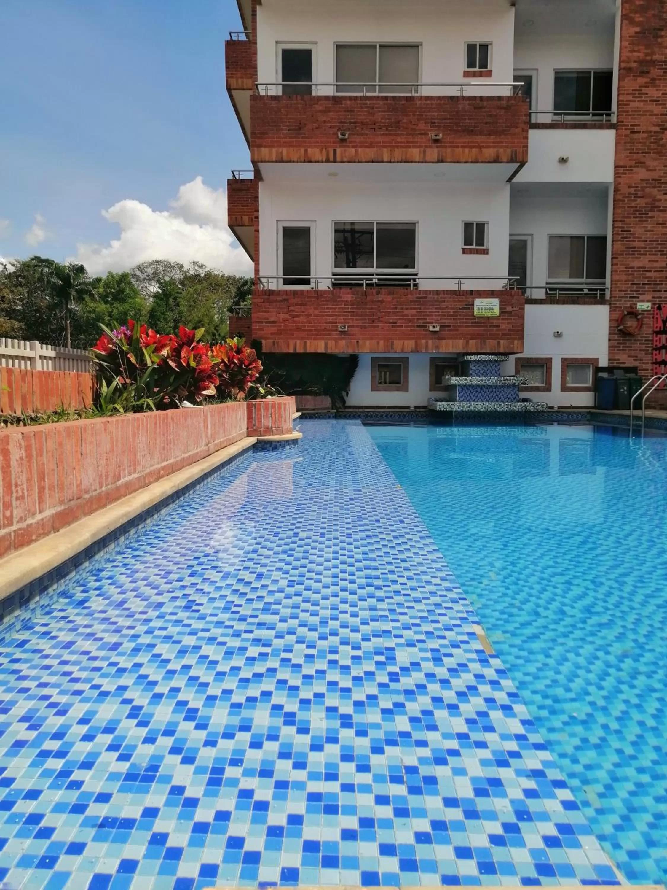 Swimming pool in Hotel Rio Humadea