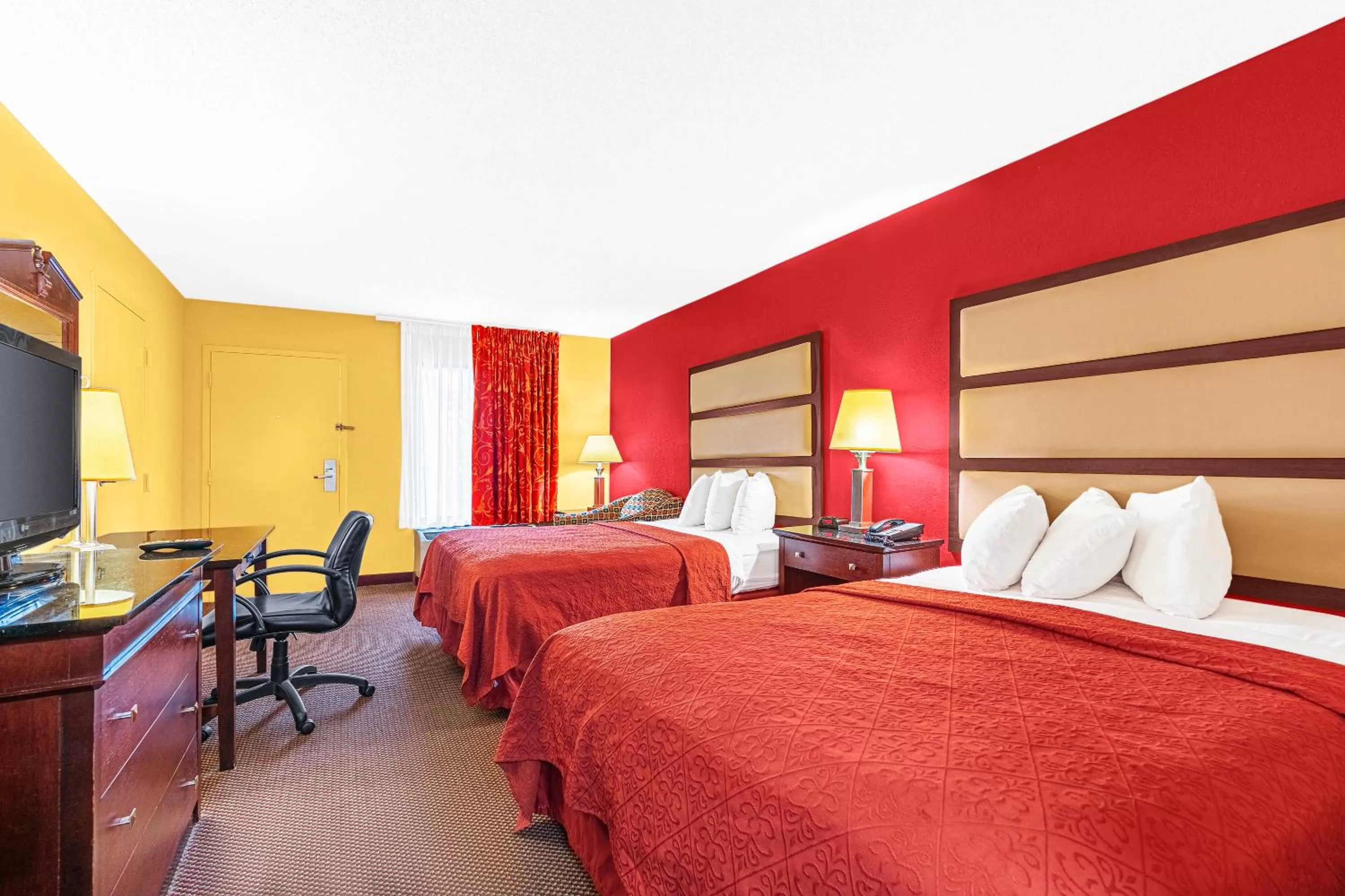 Photo of the whole room, Bed in Welcome Inn