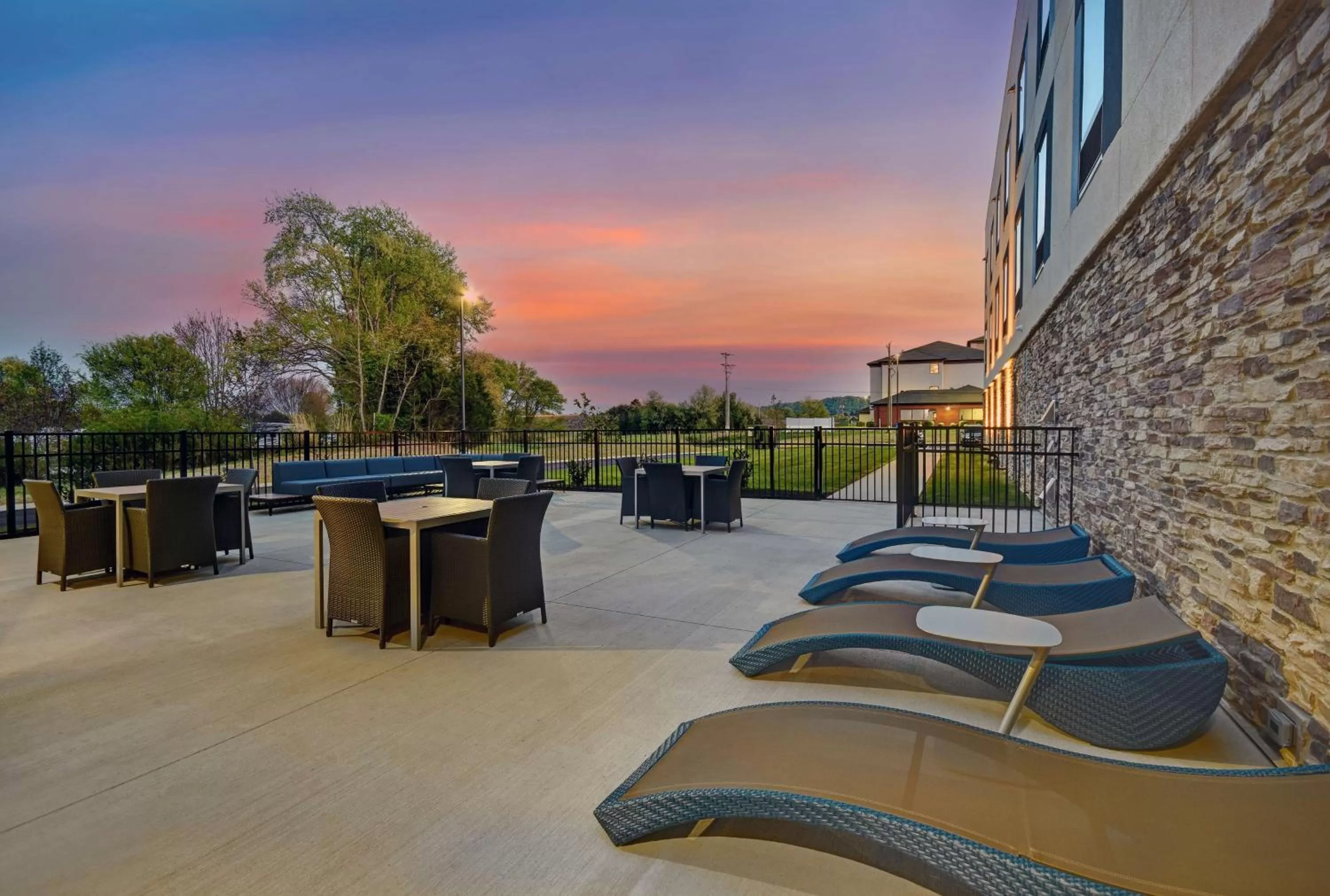 Patio in Hampton Inn Cave City, KY