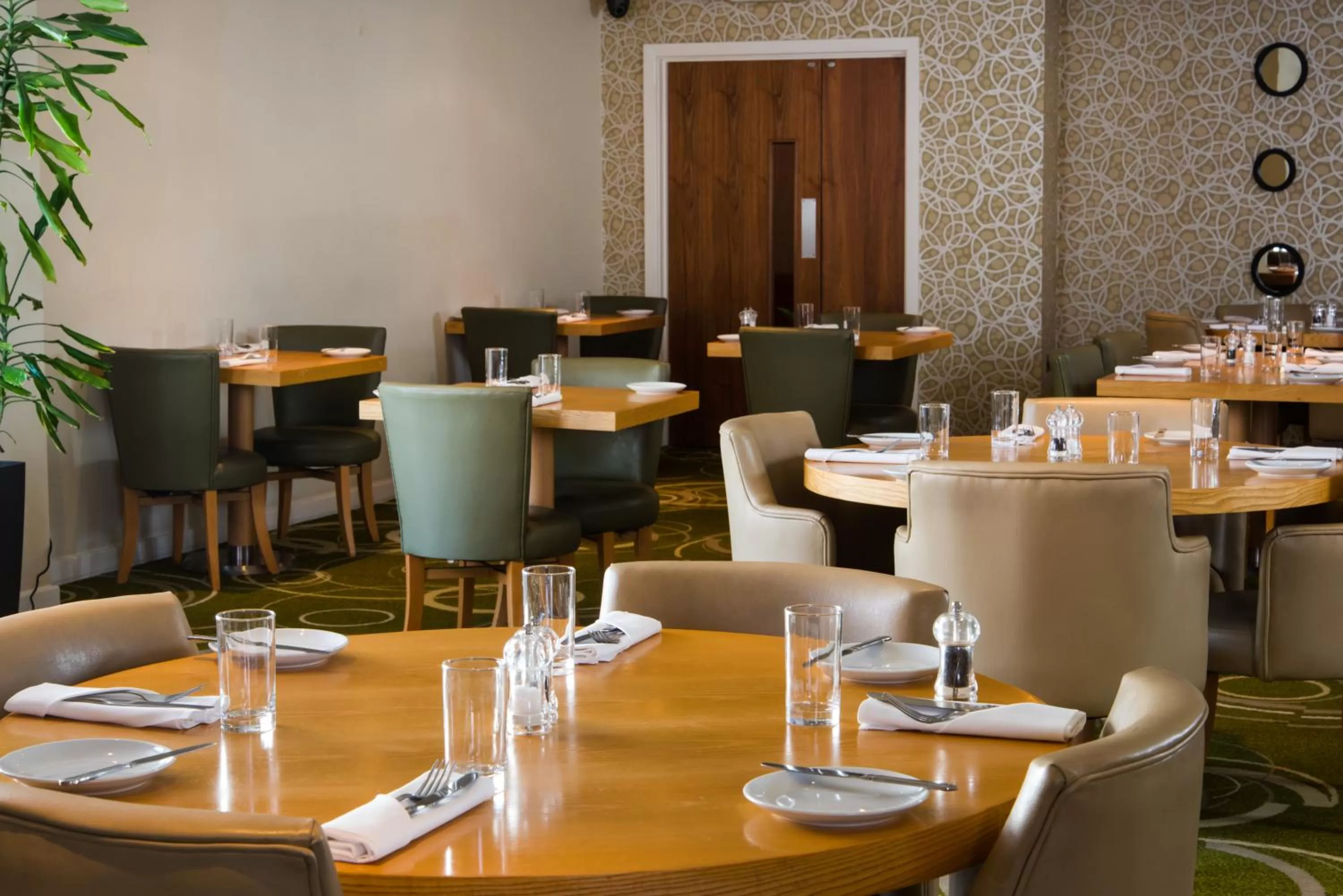 Restaurant/places to eat in Mercure Newbury West Grange Hotel