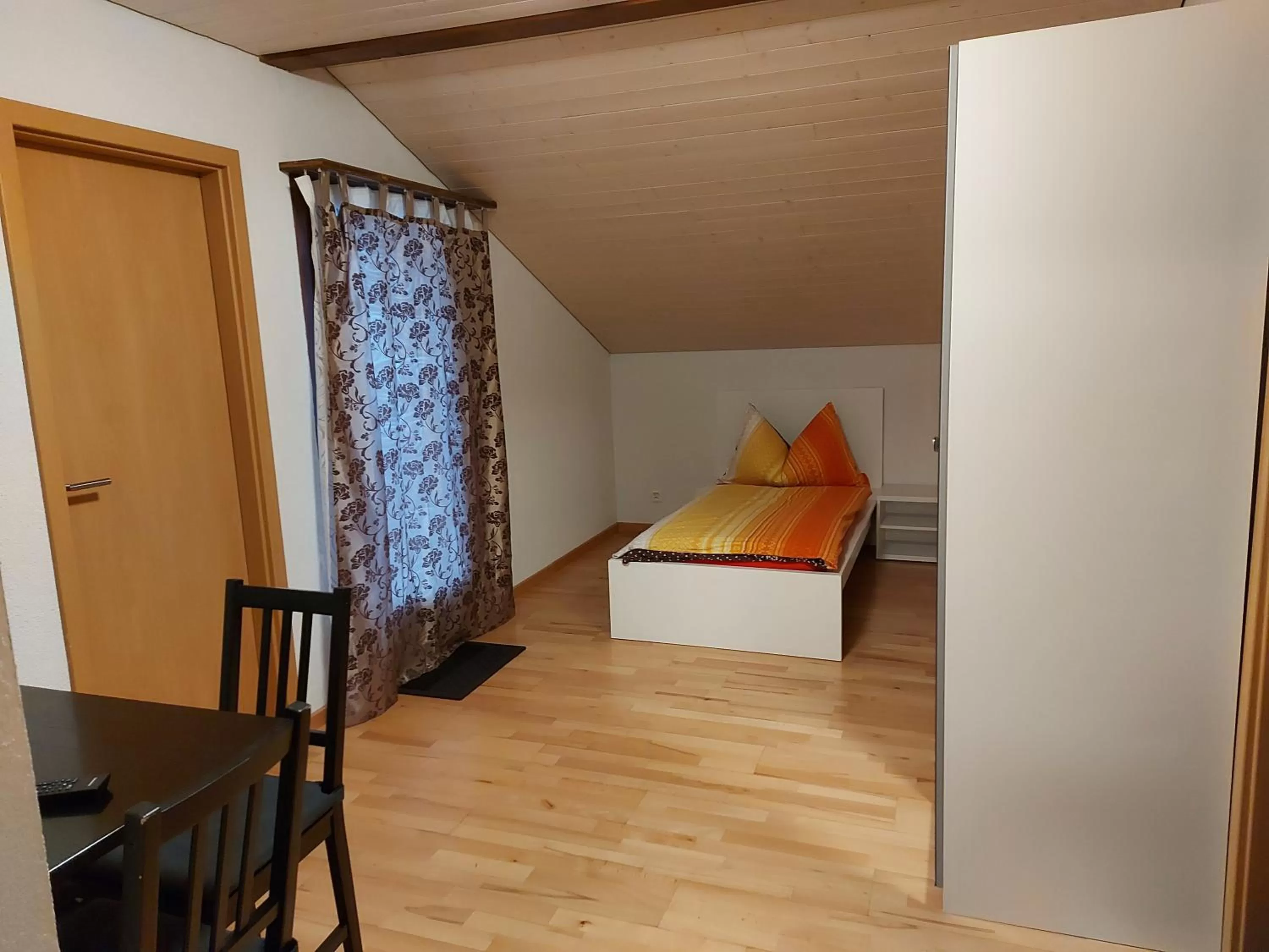 Bed in good bed biberist