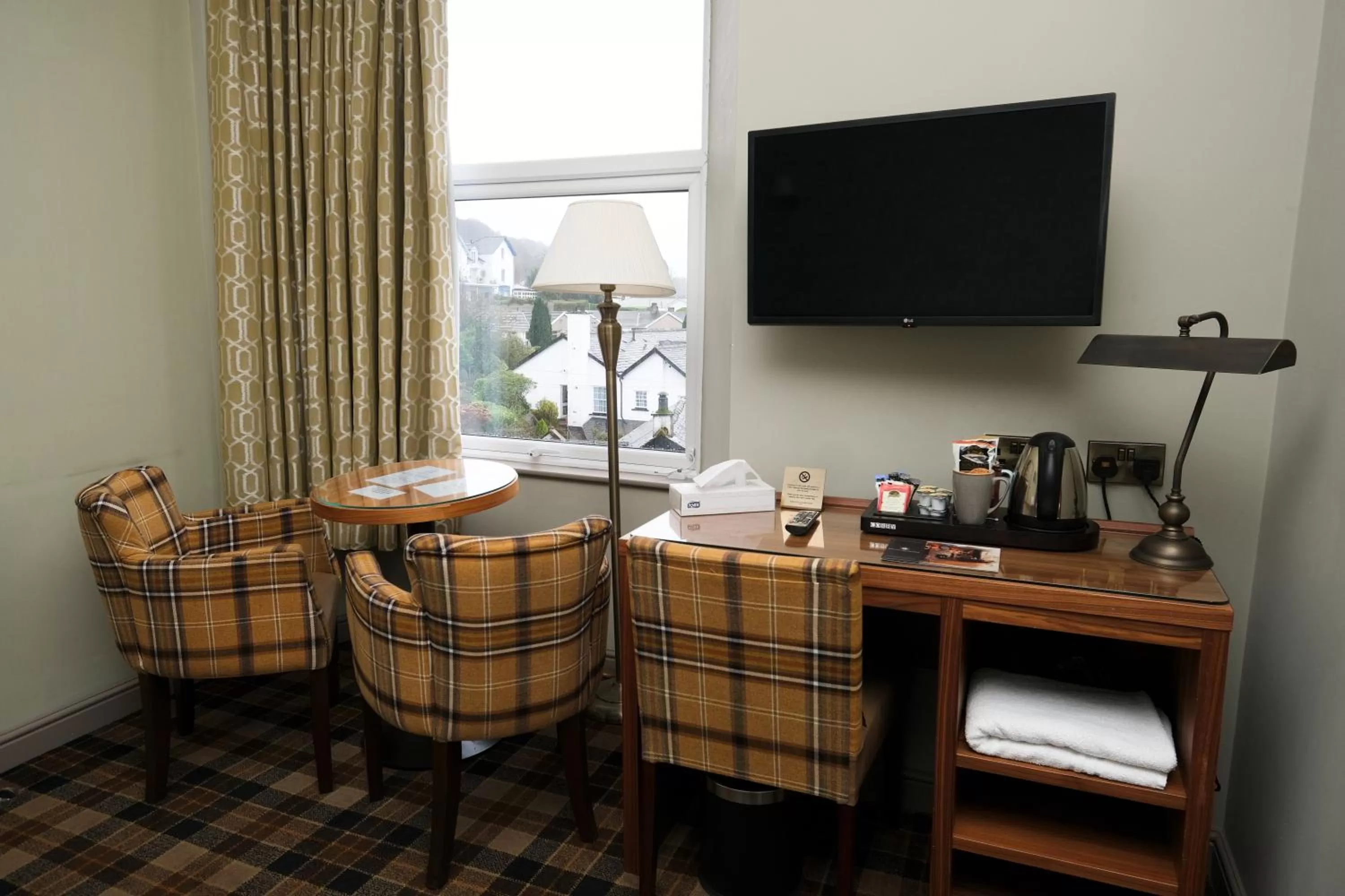 Coffee/tea facilities, TV/Entertainment Center in Oakbank at The Angel Inn - The Inn Collection Group