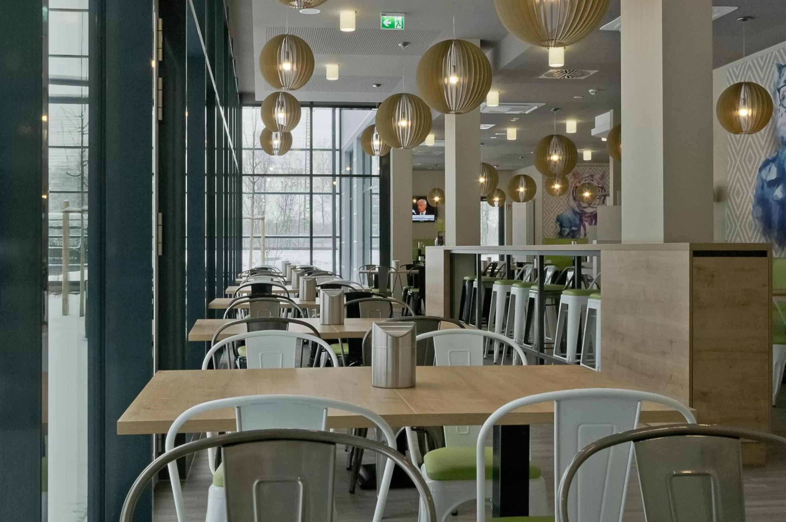Restaurant/places to eat in Super 8 by Wyndham Munich City West