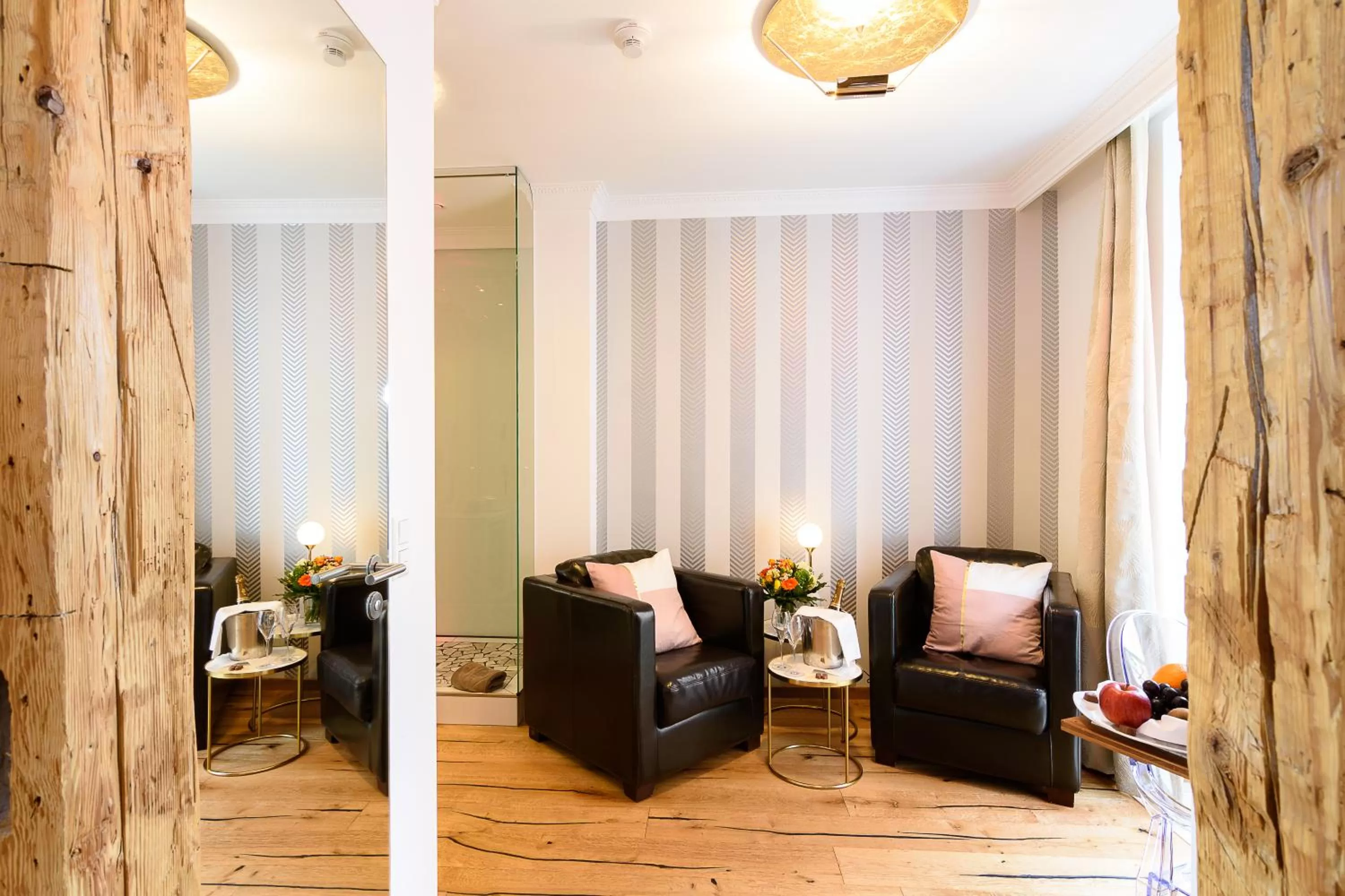 Photo of the whole room in YachtHotel Helvetia Spa- und Wellnessdomizil