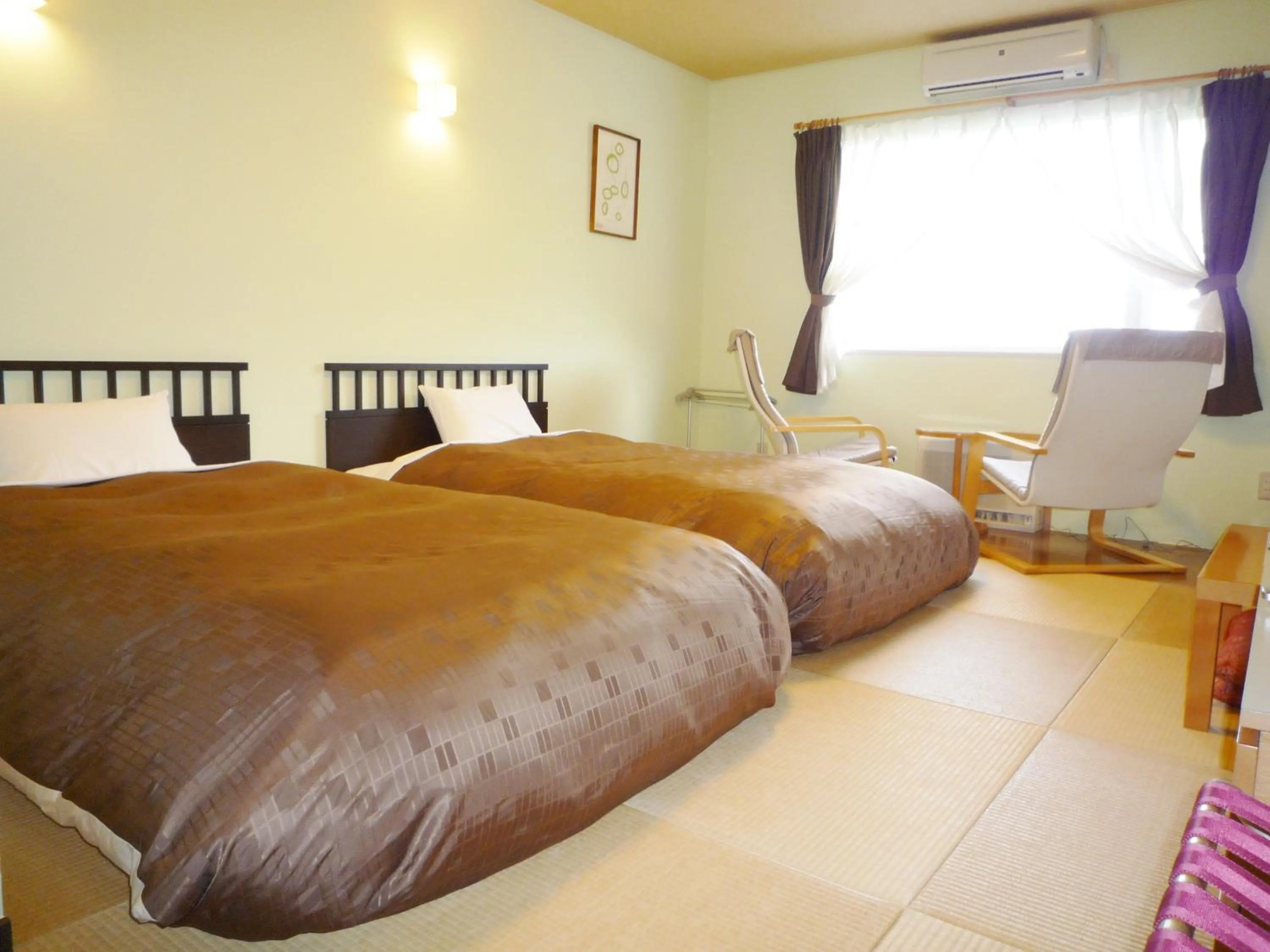 Photo of the whole room, Bed in Hotel Resort Inn Niseko