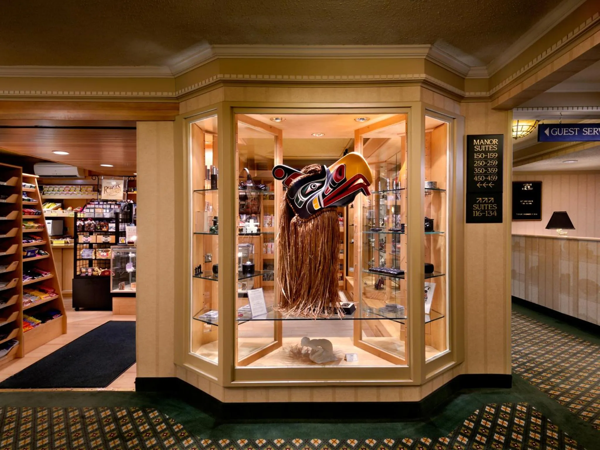 On-site shops in Royal Scot Hotel & Suites