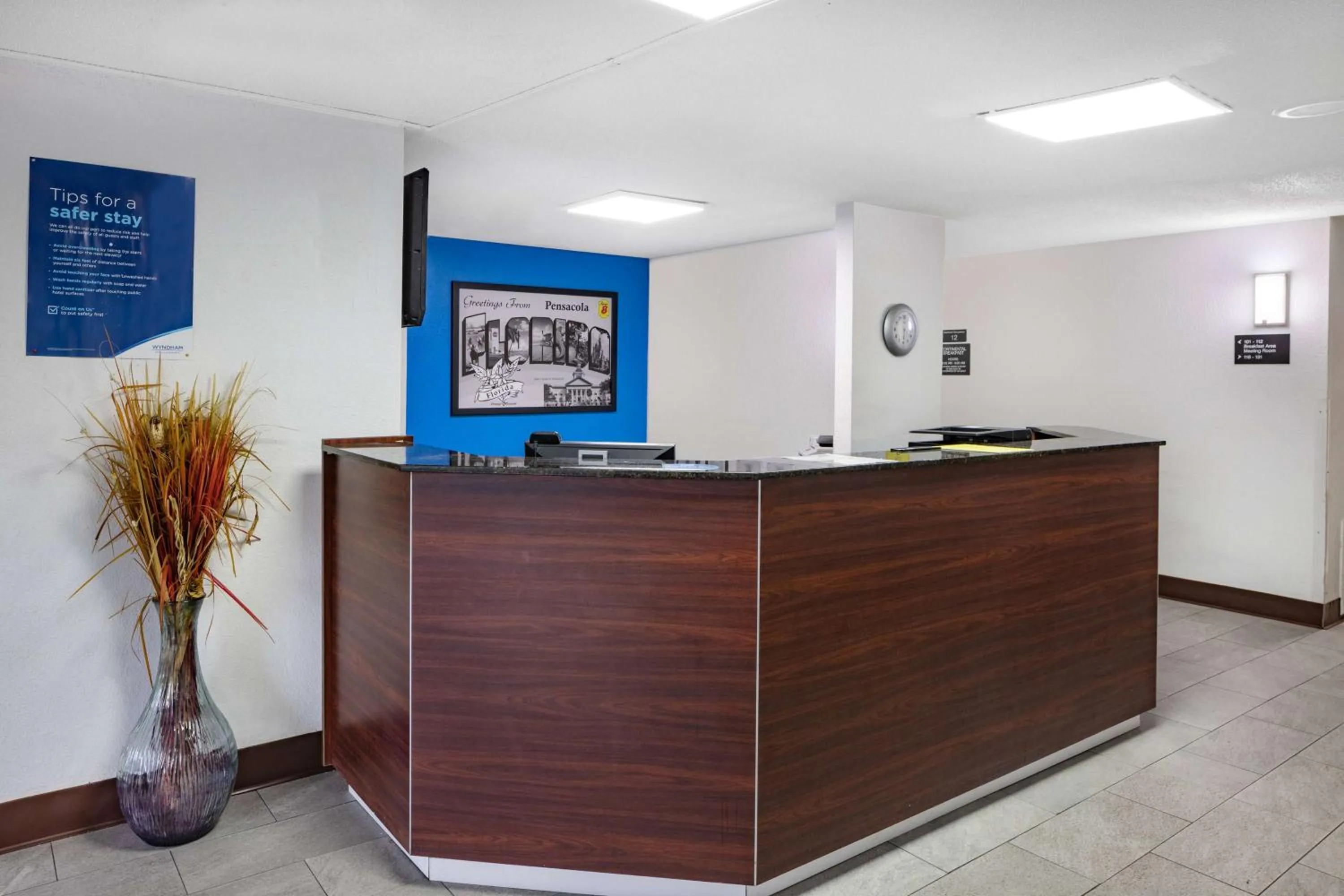 Lobby or reception in Super 8 by Wyndham Pensacola
