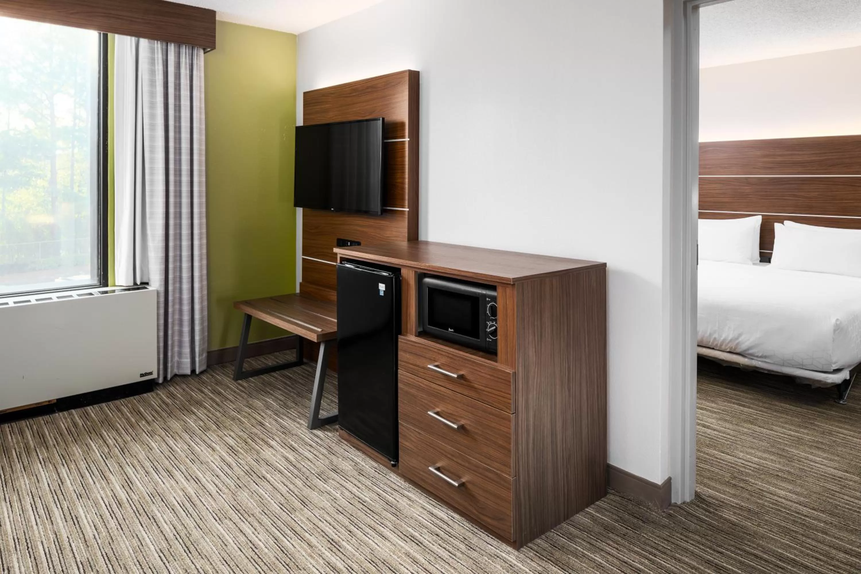 Bed in Holiday Inn Express Atlanta Airport-College Park by IHG