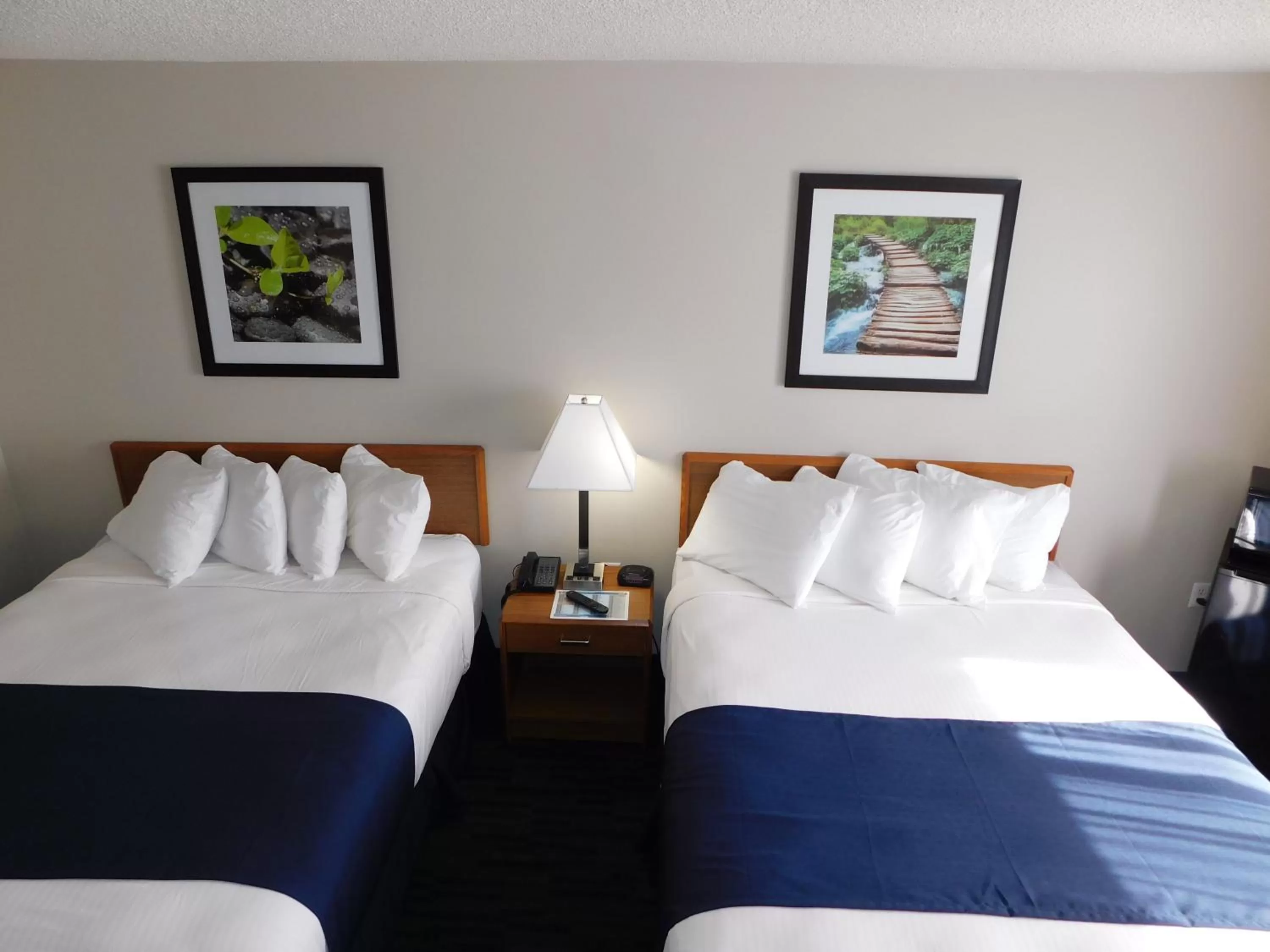 Bed in Northwoods Best Inn - Chetek