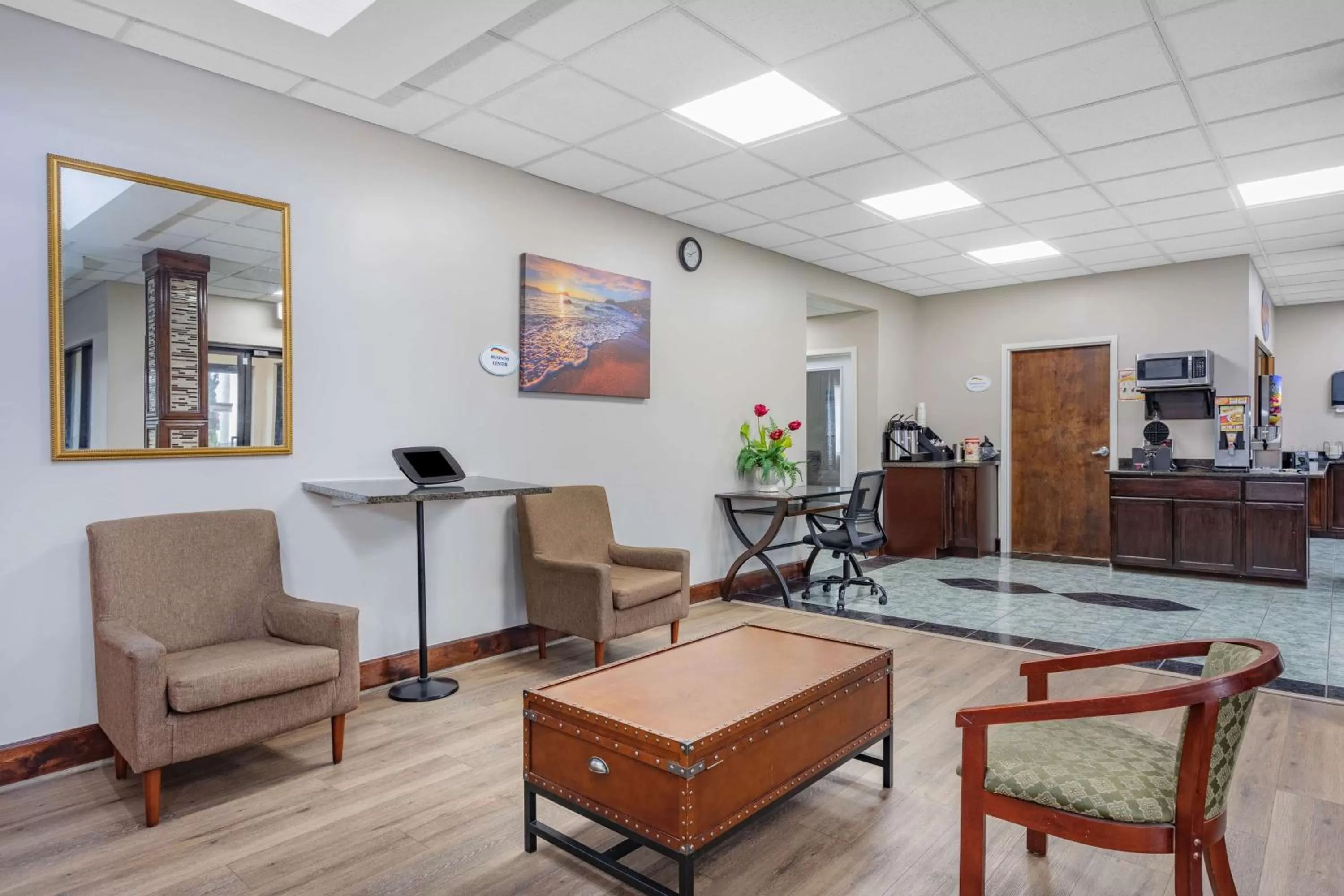 Lobby or reception in Baymont by Wyndham Midway Tallahassee