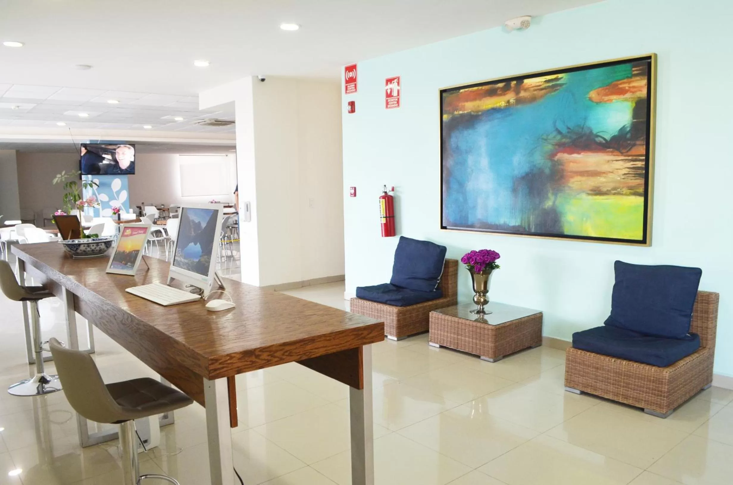 Seating area in Sleep Inn Mazatlan