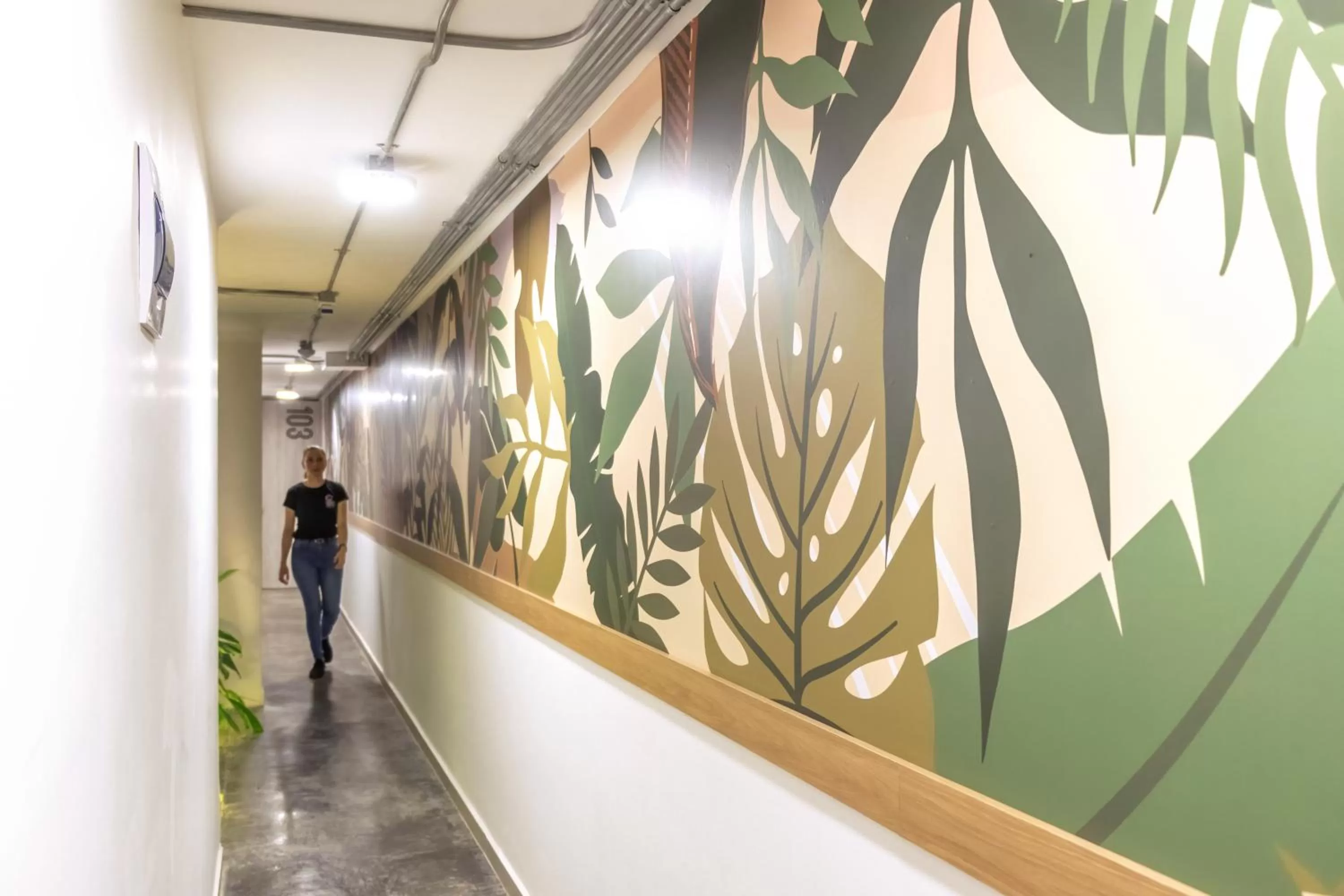 People in Ventiuna Hotel y Coliving