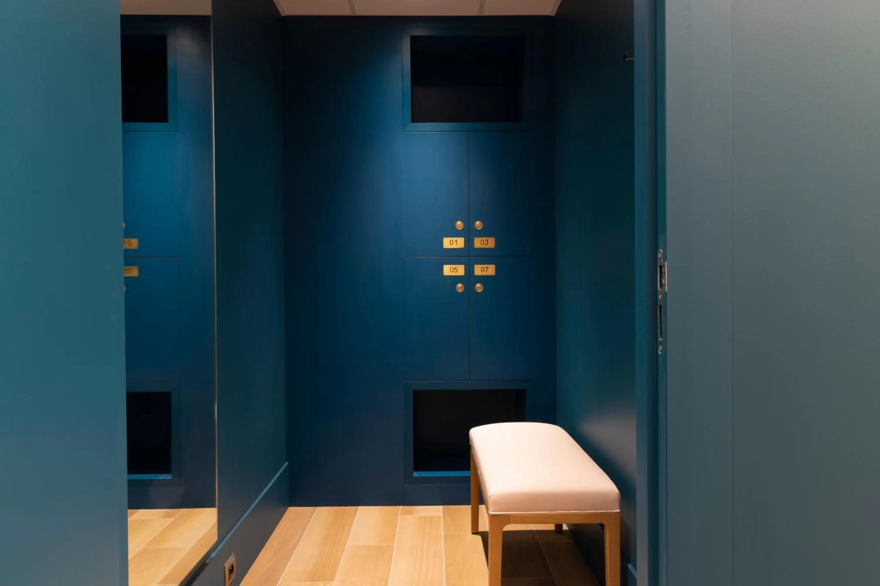 Steam room in Hôtel Victor Hugo Paris Kléber