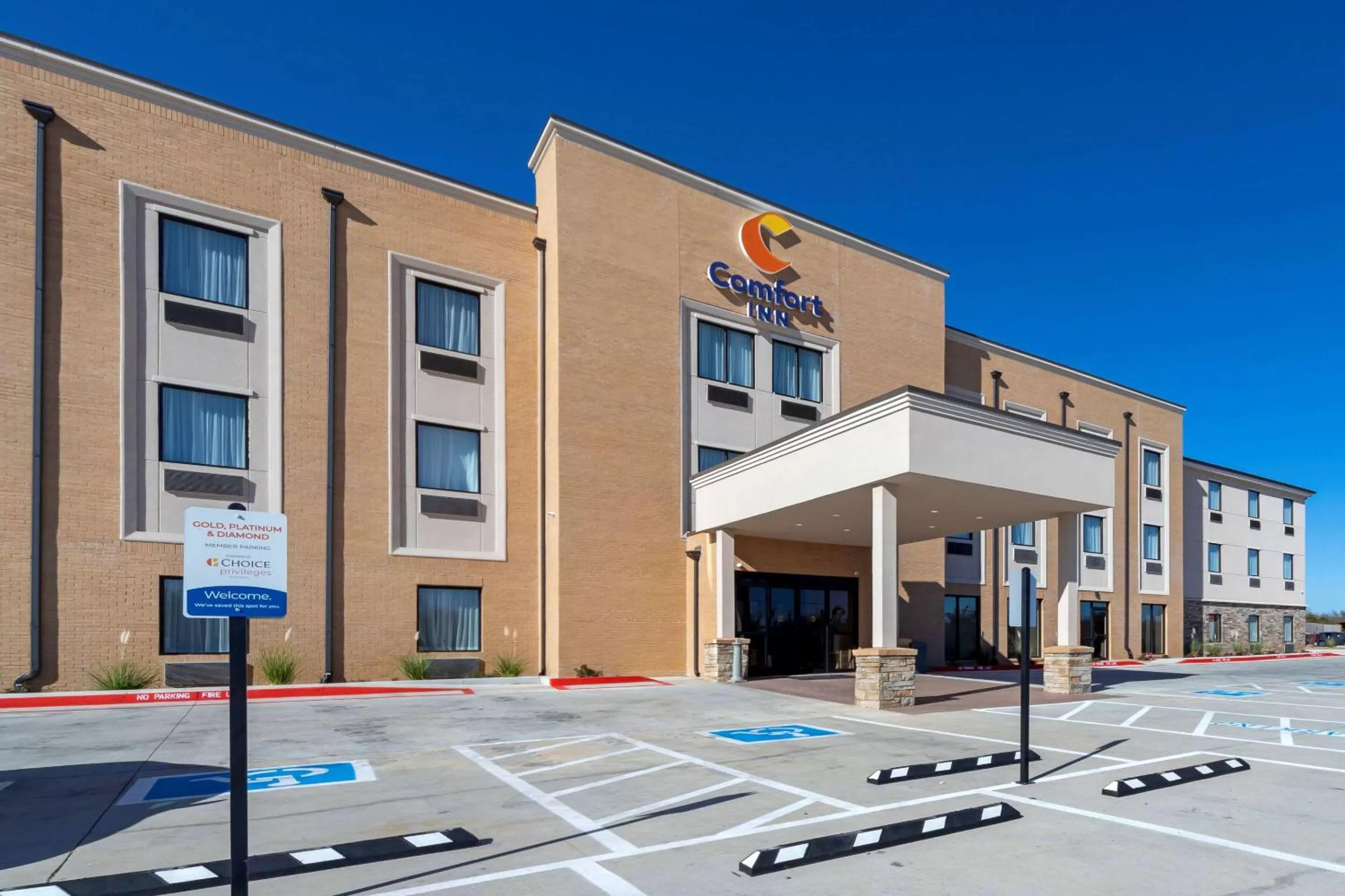 Property building in Comfort Inn & Suites Harrah