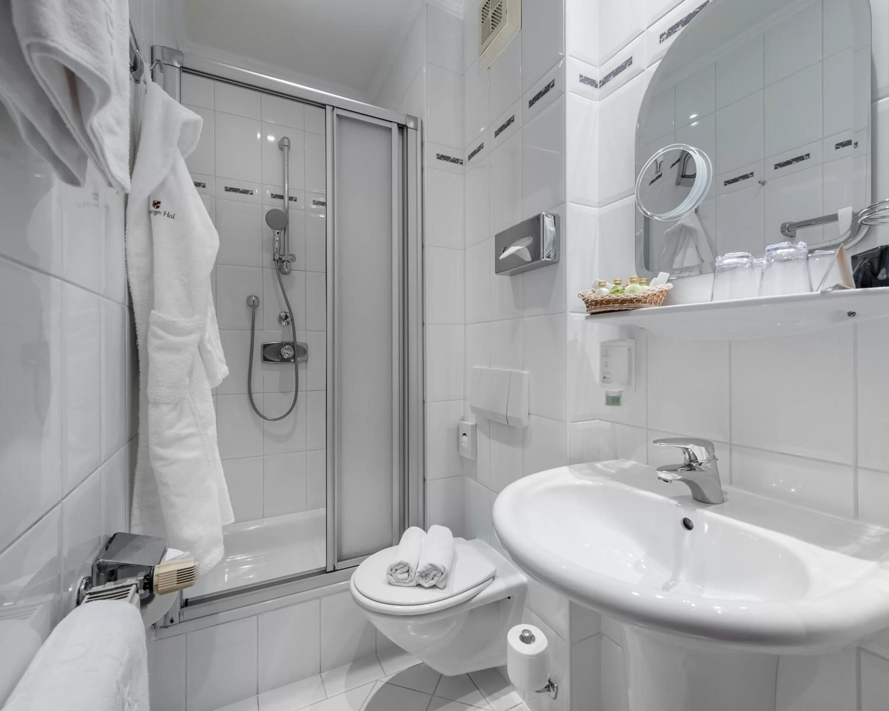 Bathroom in Hotel Salzburger Hof