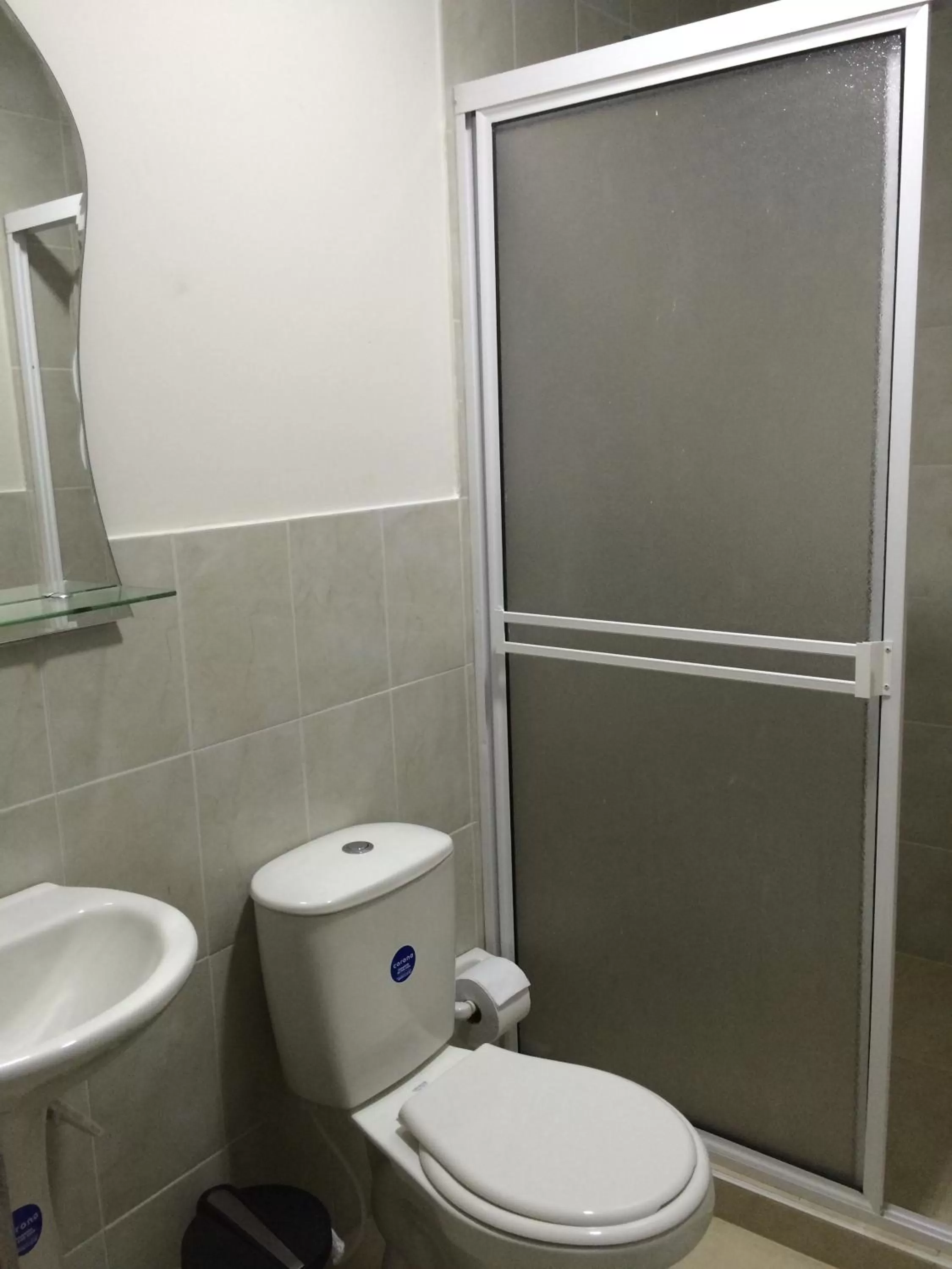 Bathroom in Caribbean Island Hotel Piso 2