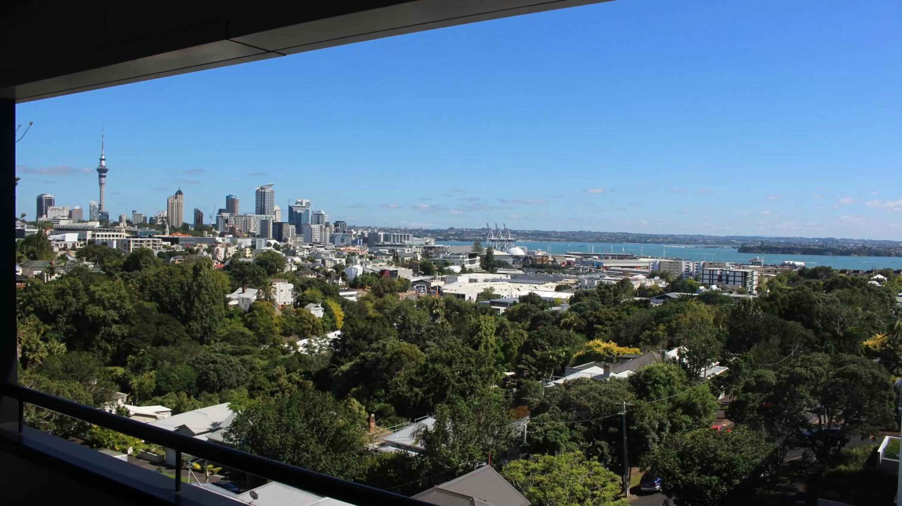 Balcony/Terrace in The Parnell Hotel & Conference Centre