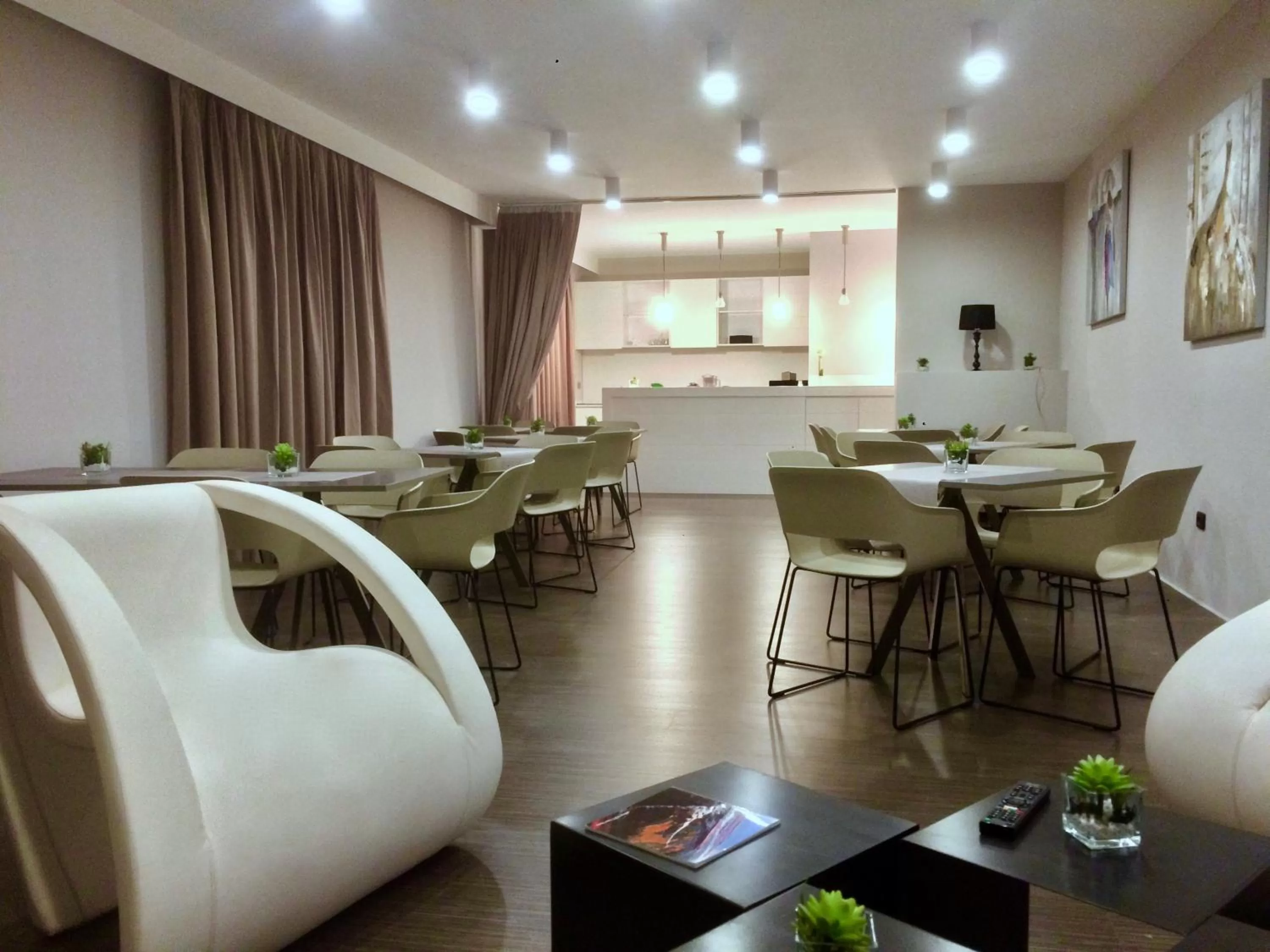 Restaurant/places to eat in Le Camp Suite & Spa